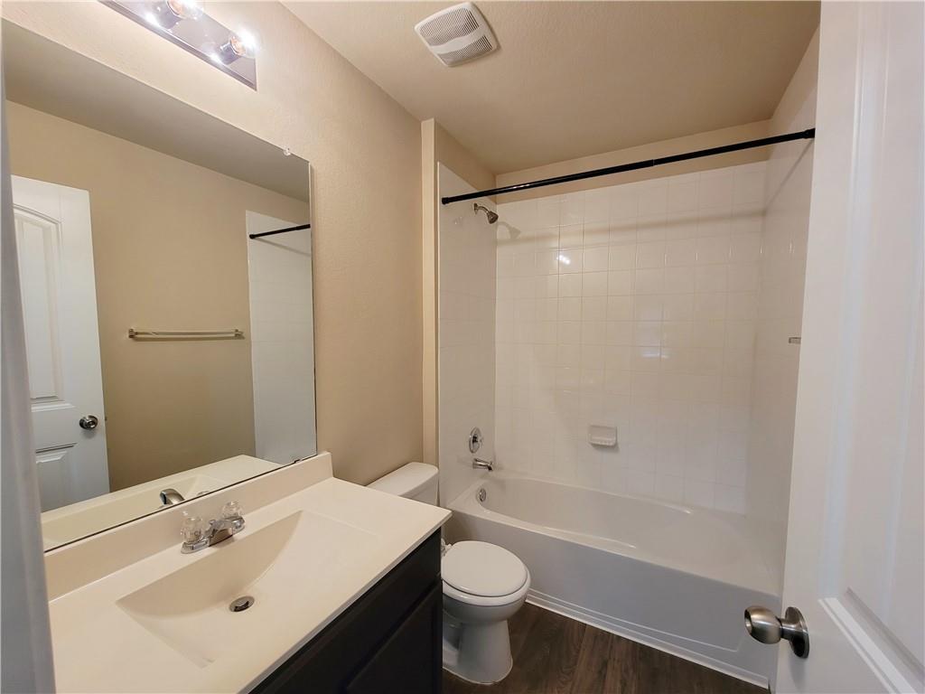 11924 Riparian Rd Property Photo 12