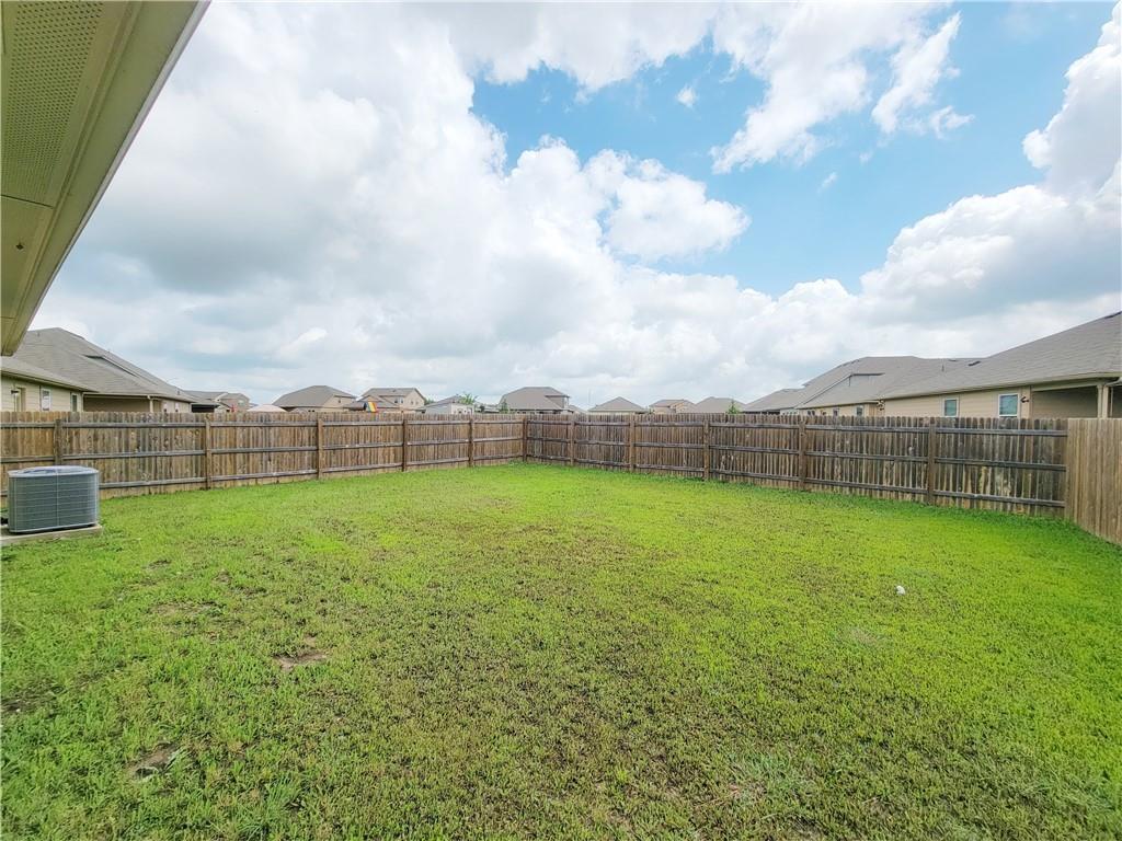 11924 Riparian Rd Property Photo 14