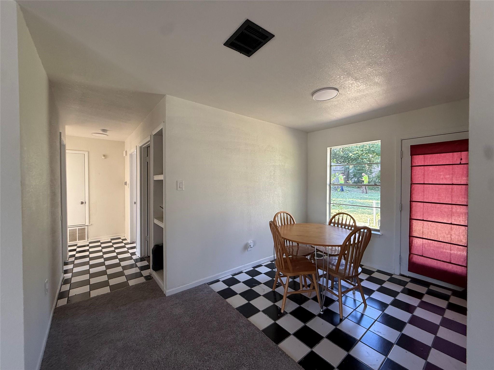 3401 Thomas Kincheon St Property Photo 6