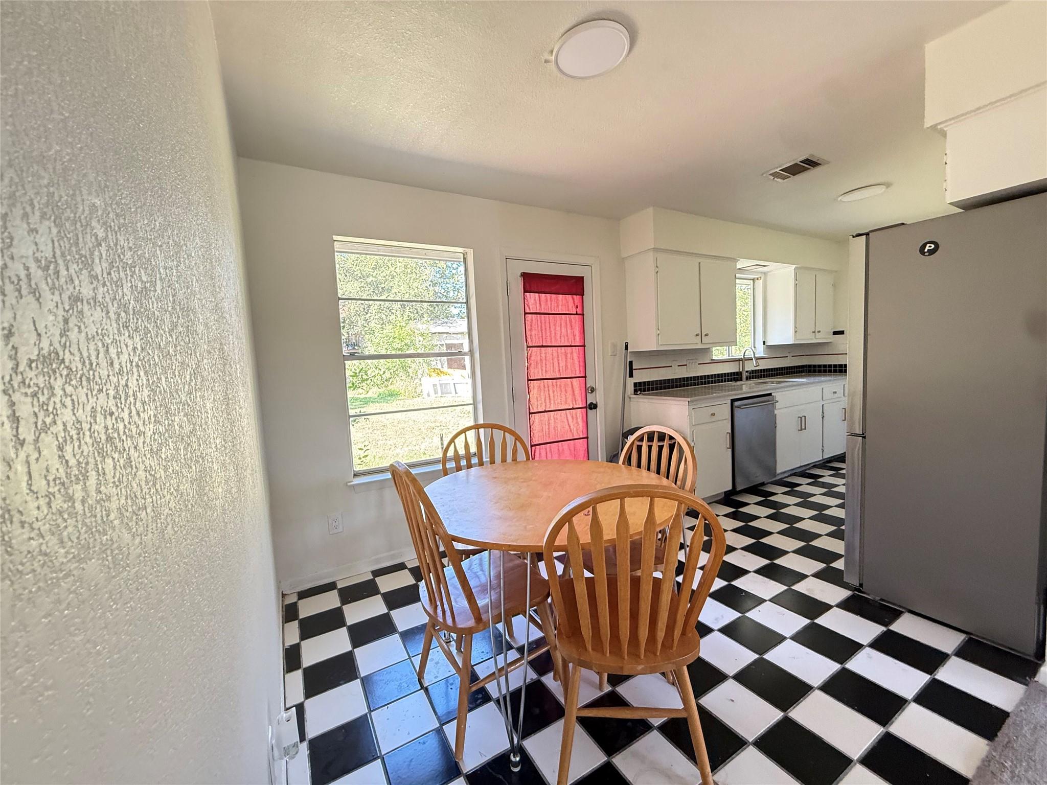 3401 Thomas Kincheon St Property Photo 7