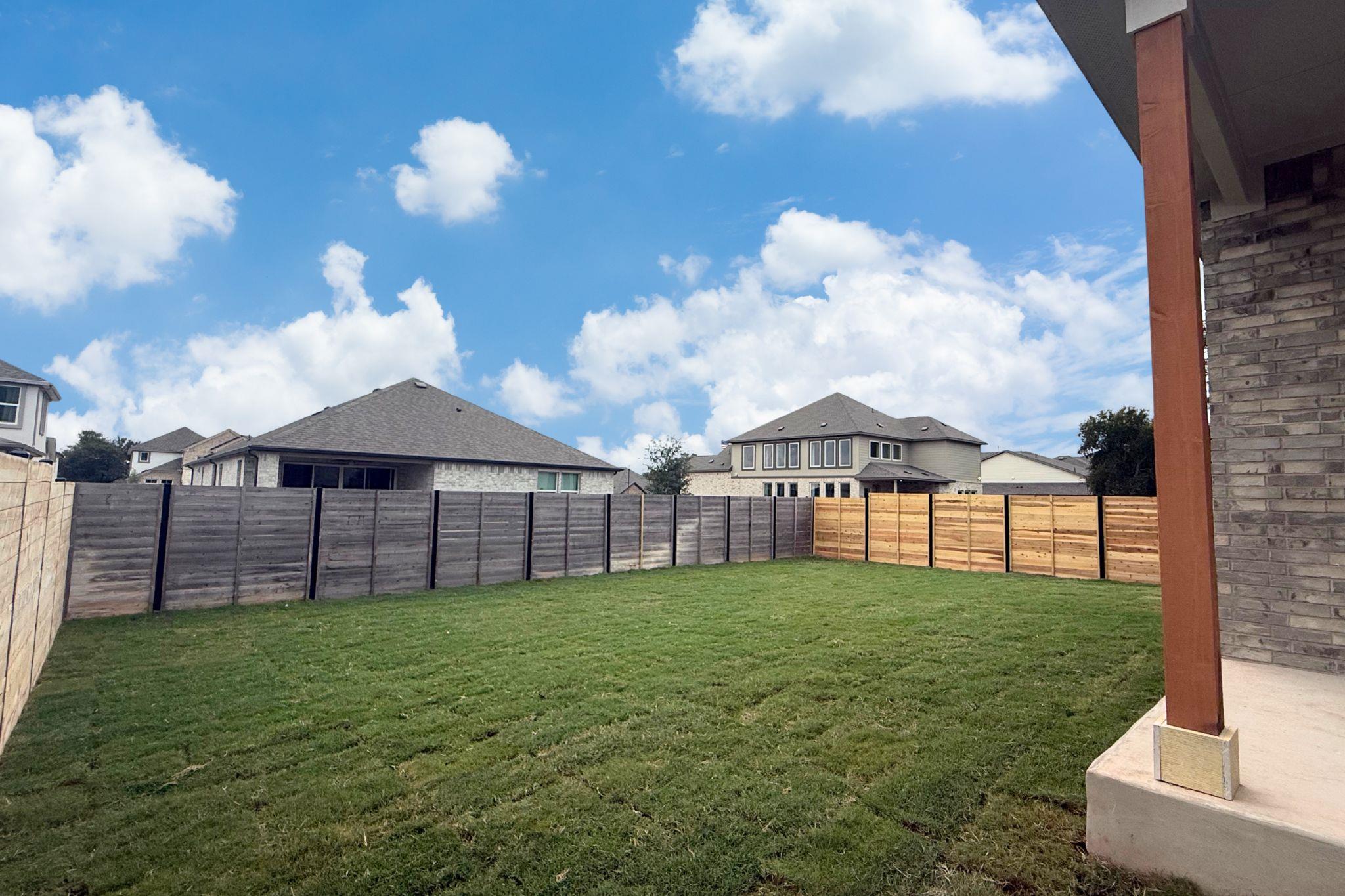 1105 Stonehill Dr Property Photo 3
