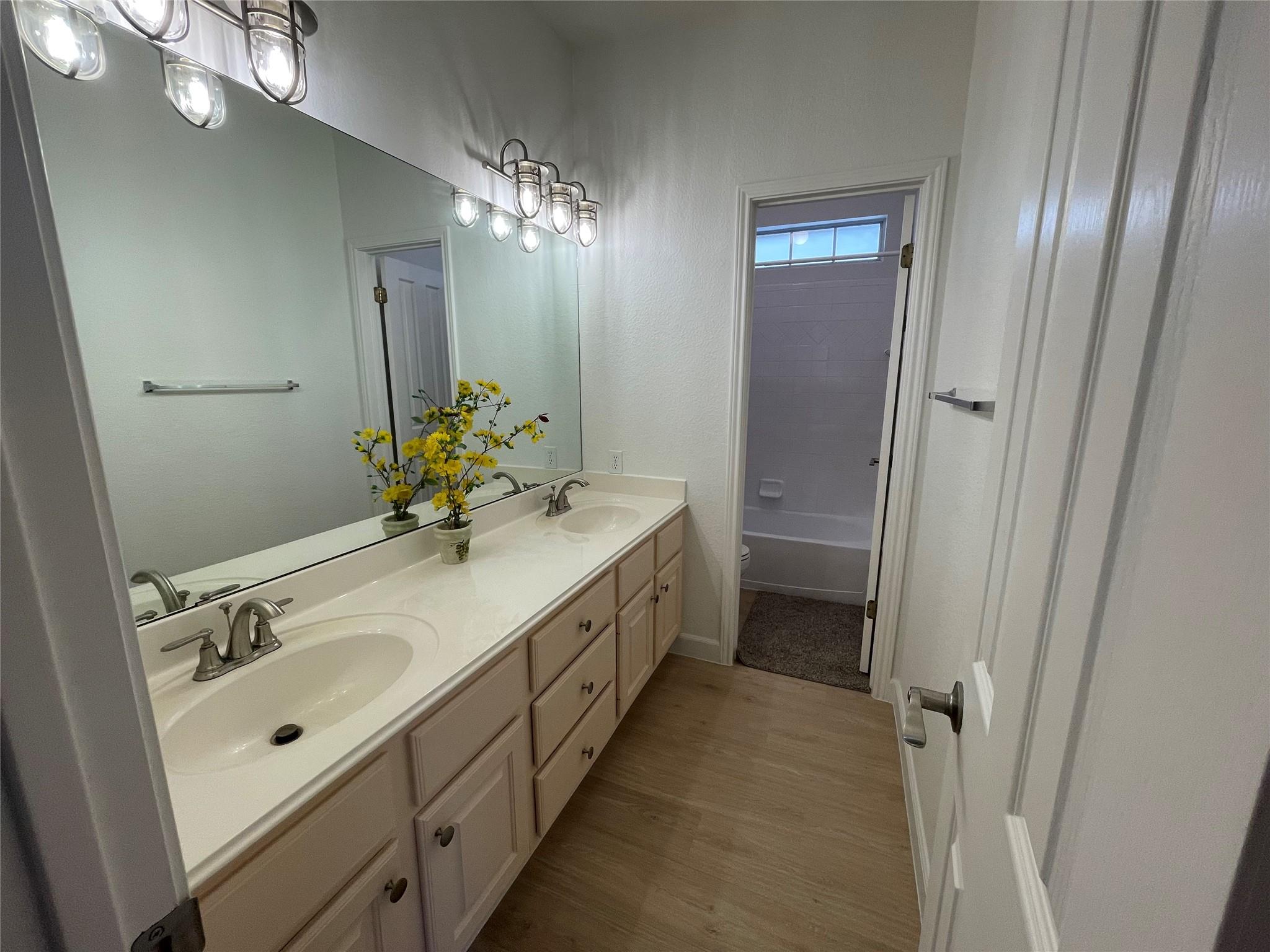 6321 Poncha Pass Property Photo 17