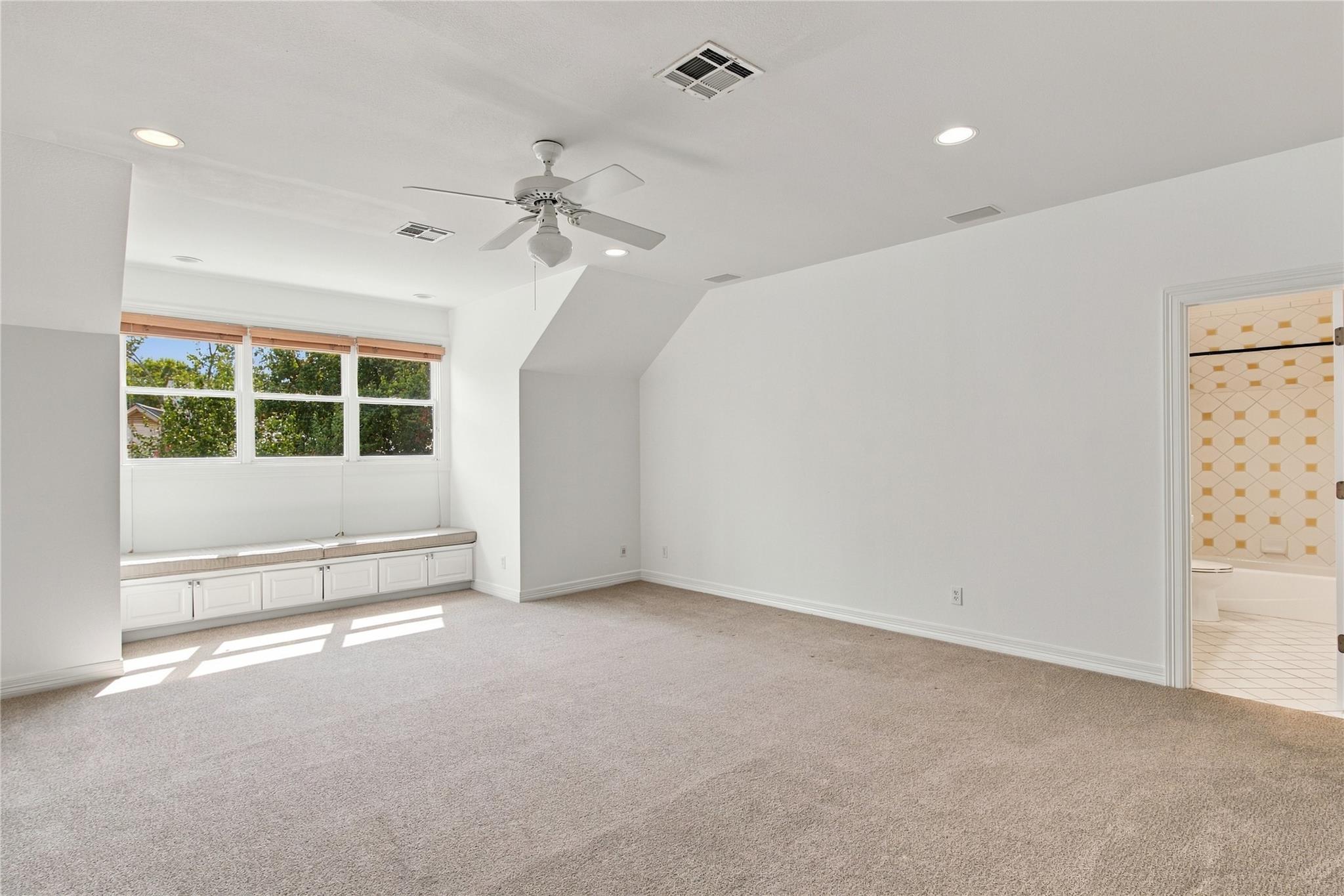 9001 Thickwoods Cv Property Photo 35