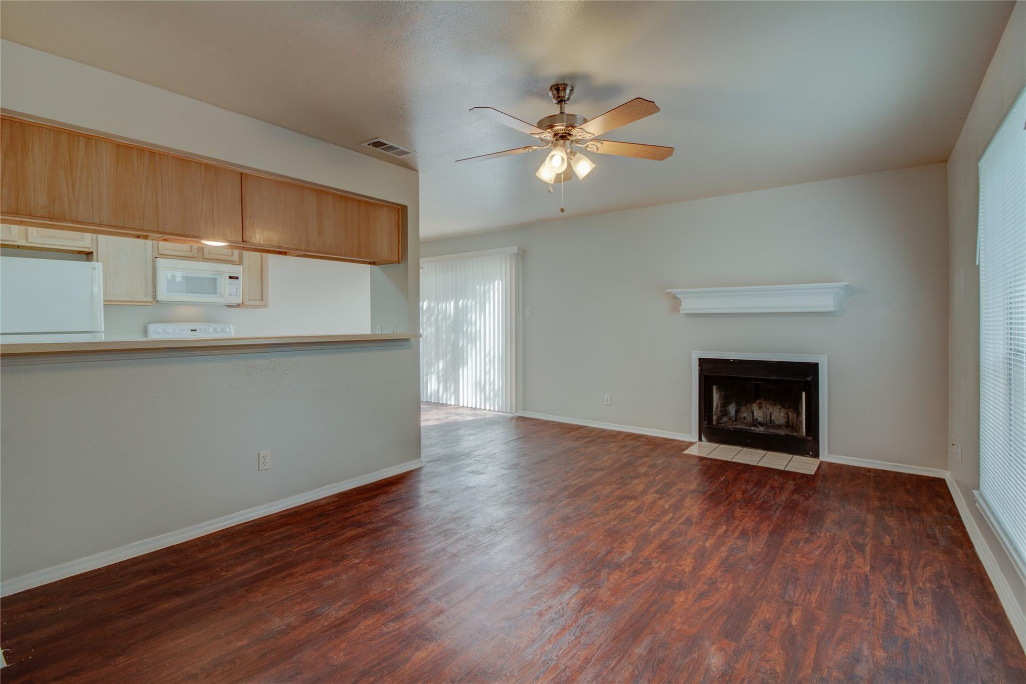 2211 Creekside C Ln #c Property Photo 4