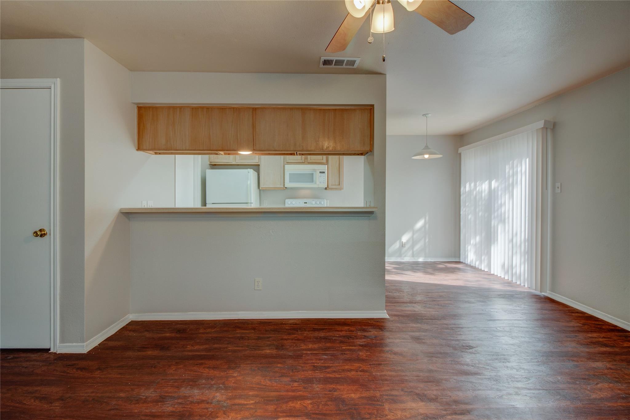 2211 Creekside C Ln #c Property Photo 5