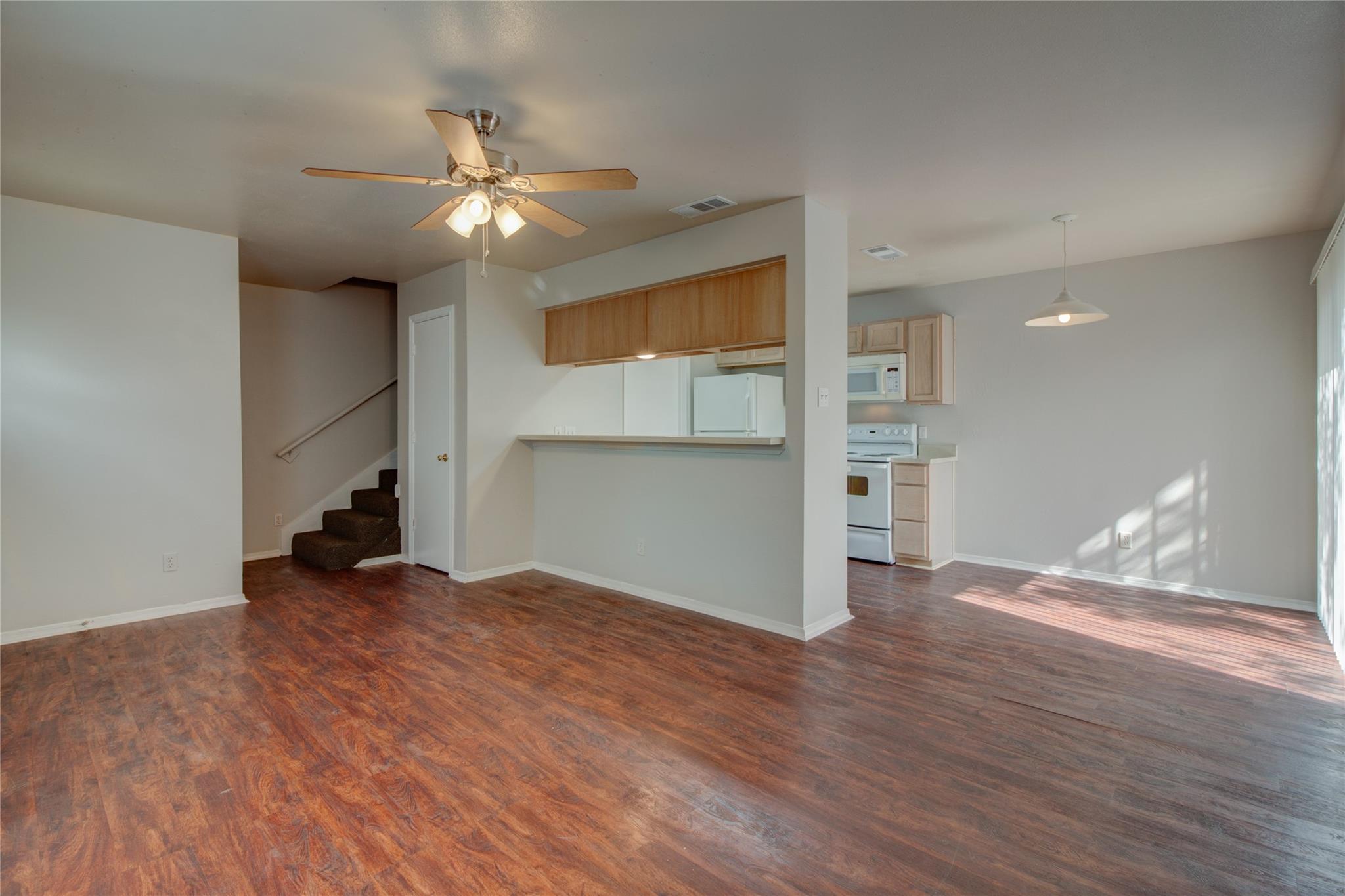 2211 Creekside C Ln #c Property Photo 7