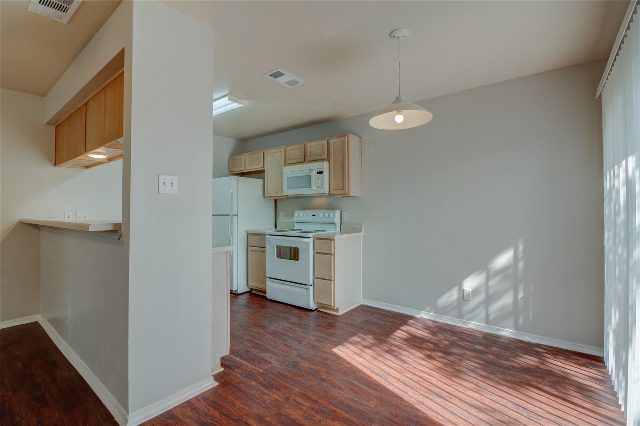 2211 Creekside C Ln #c Property Photo 9