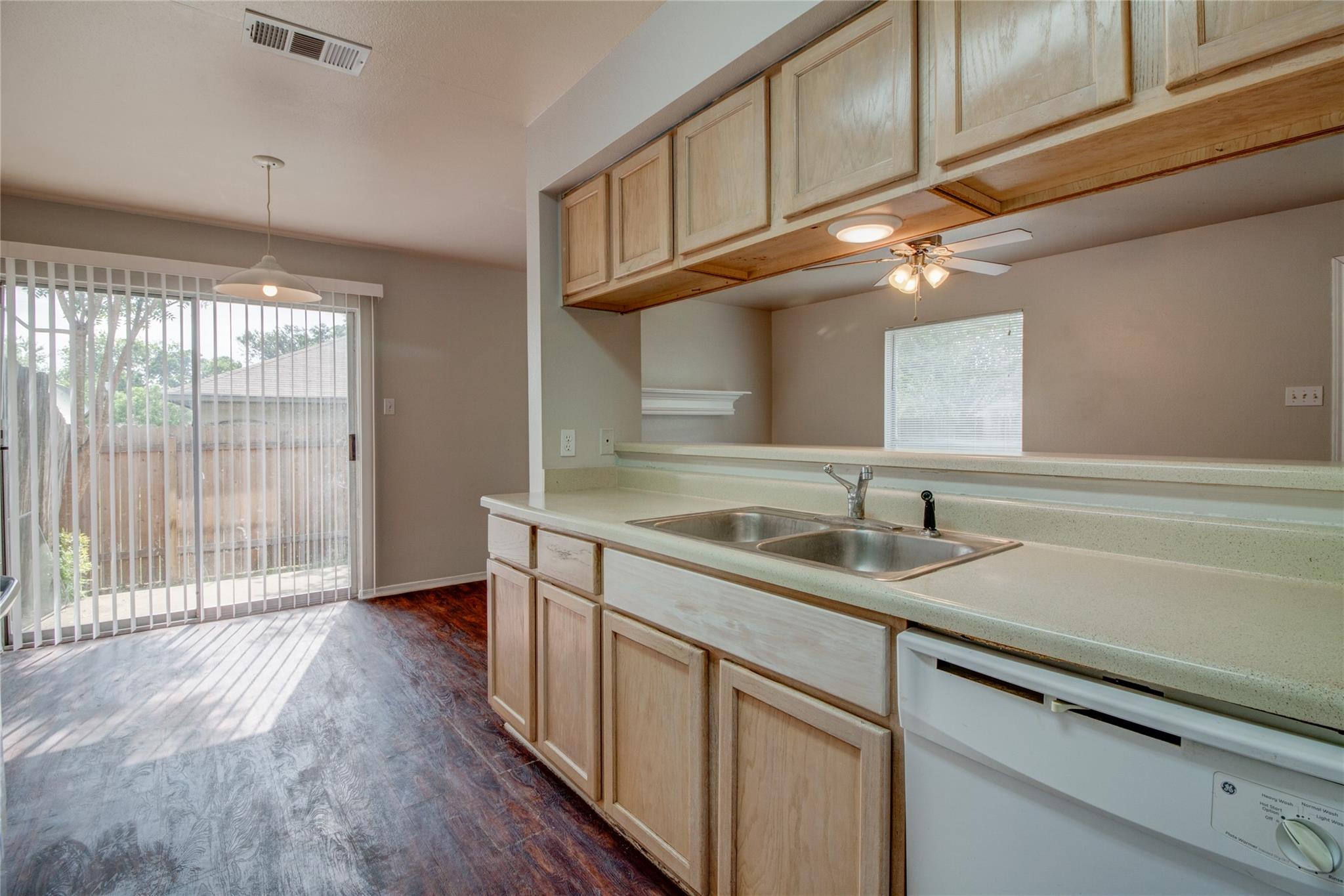 2211 Creekside C Ln #c Property Photo 13