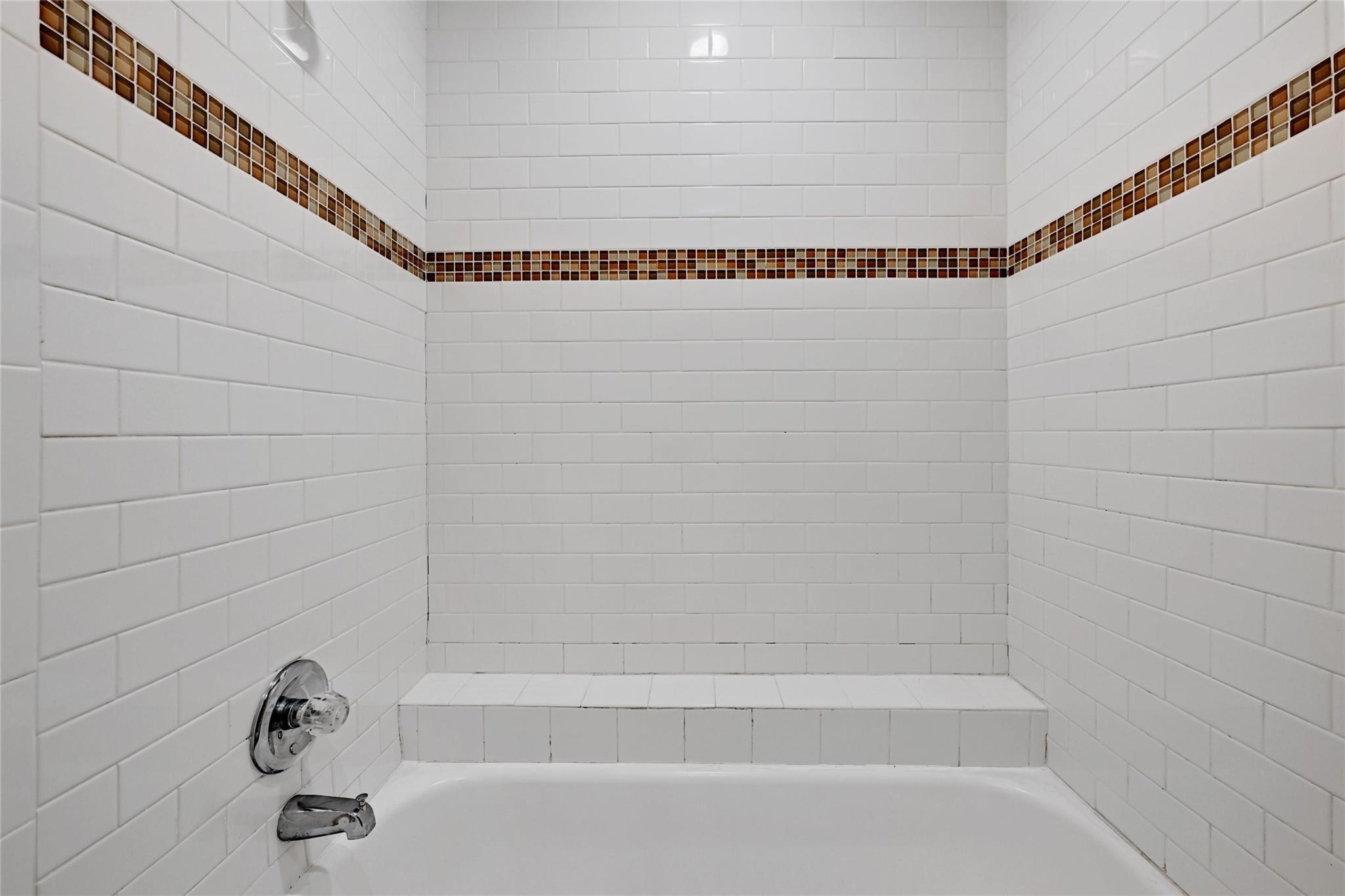 7685 Northcross Dr #1009 Property Photo 9