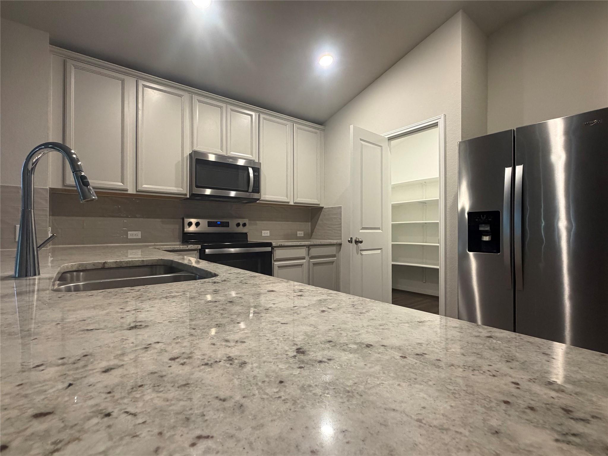 224 Blooming Trl Property Photo 3