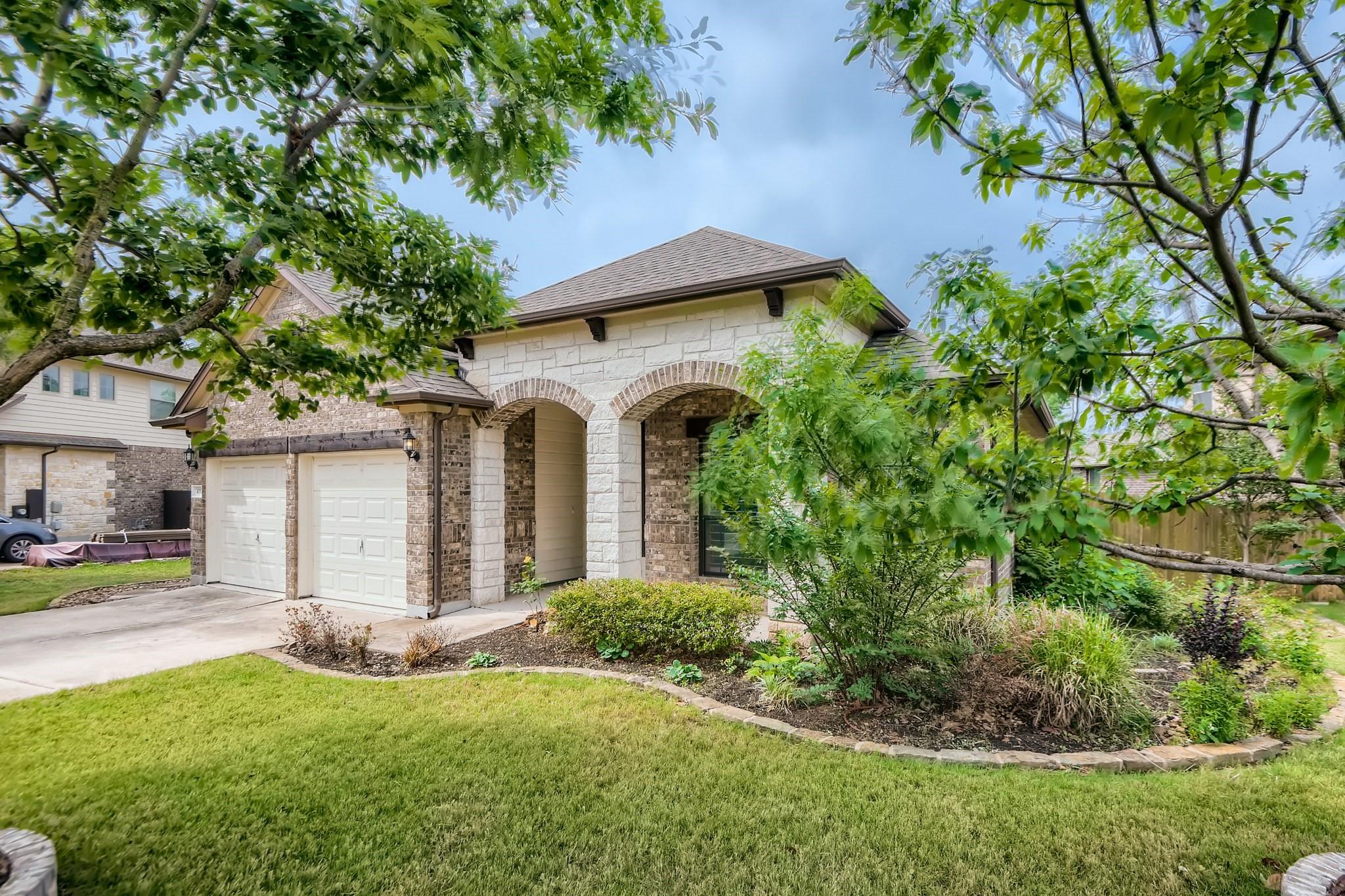 400 Entrada Way Property Photo