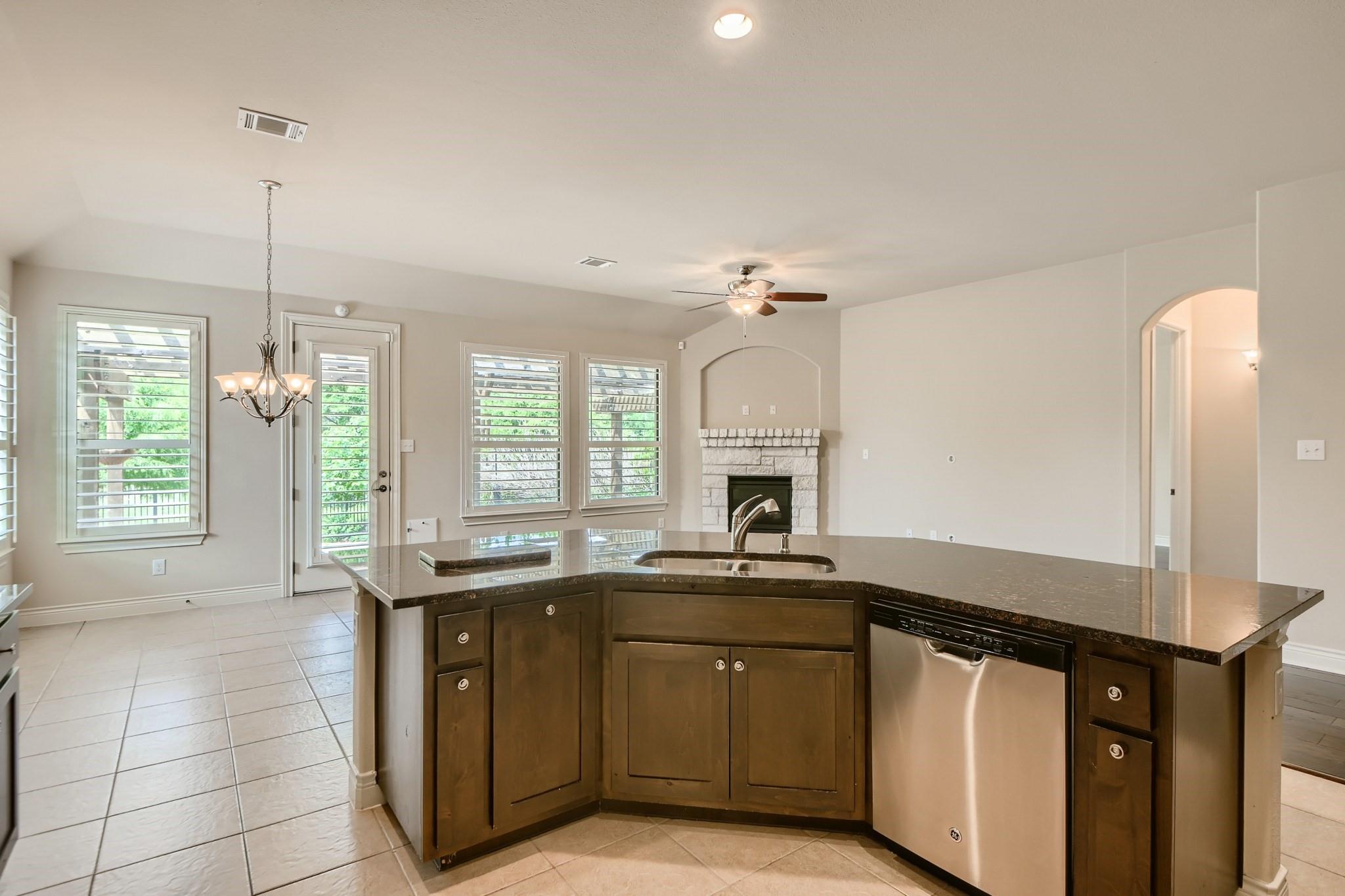 400 Entrada Way Property Photo 8