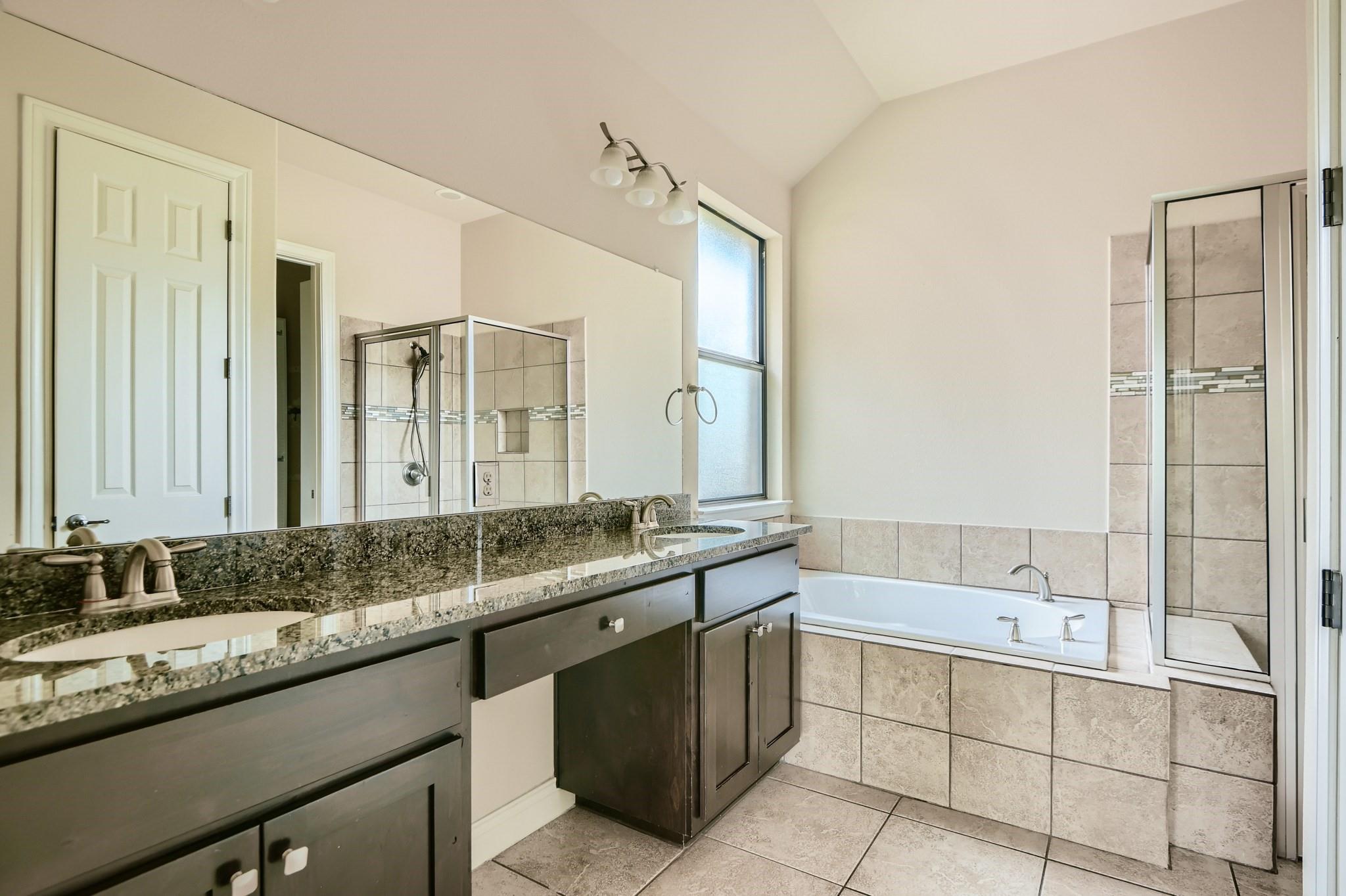 400 Entrada Way Property Photo 14