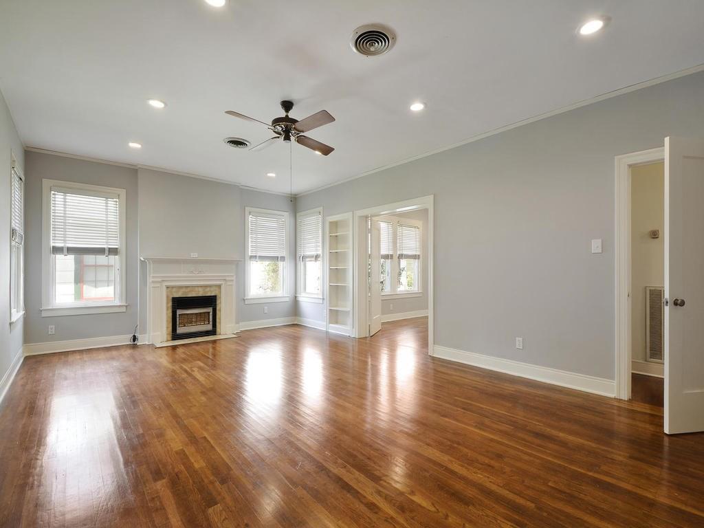 3813 Avenue H Property Photo 3