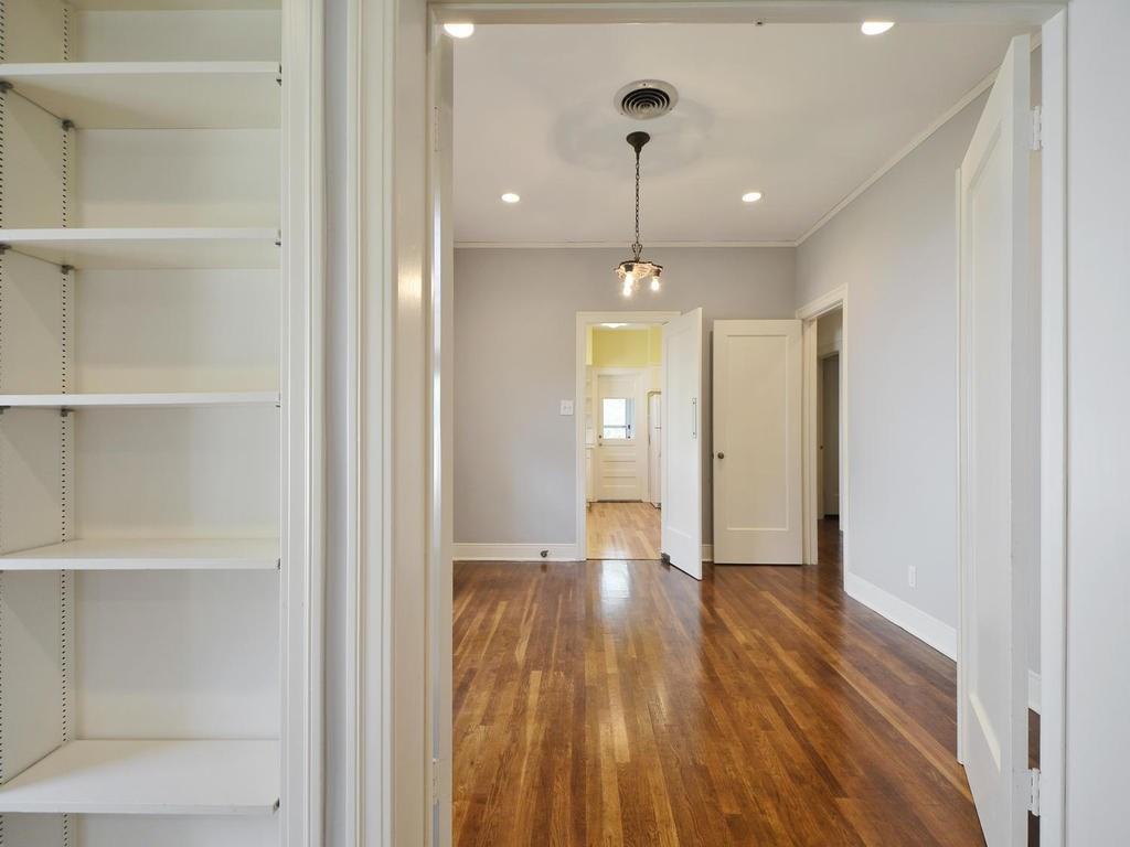 3813 Avenue H Property Photo 6