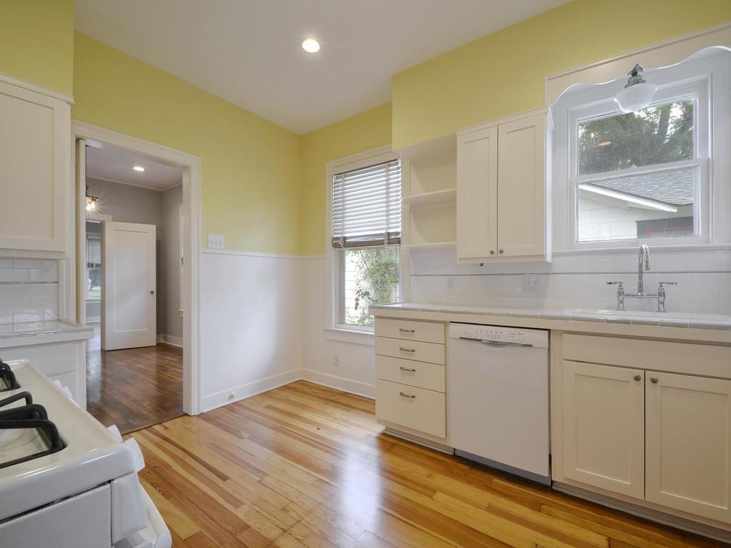 3813 Avenue H Property Photo 11