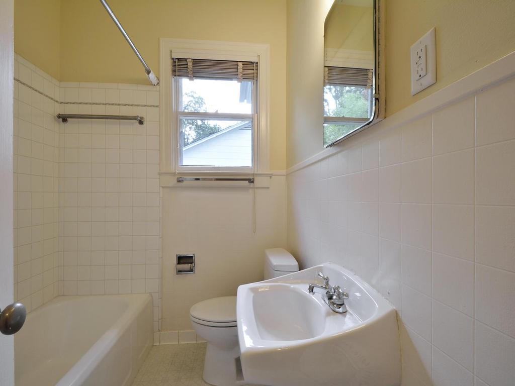 3813 Avenue H Property Photo 14