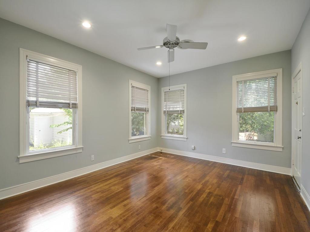 3813 Avenue H Property Photo 15