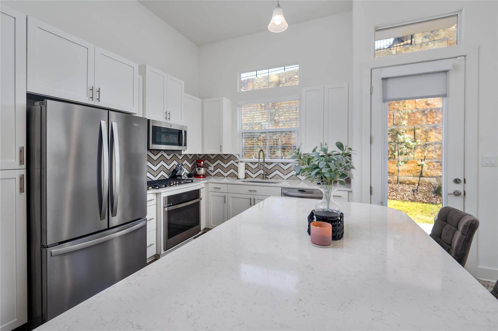 432 Cartwheel Bnd Property Photo 4