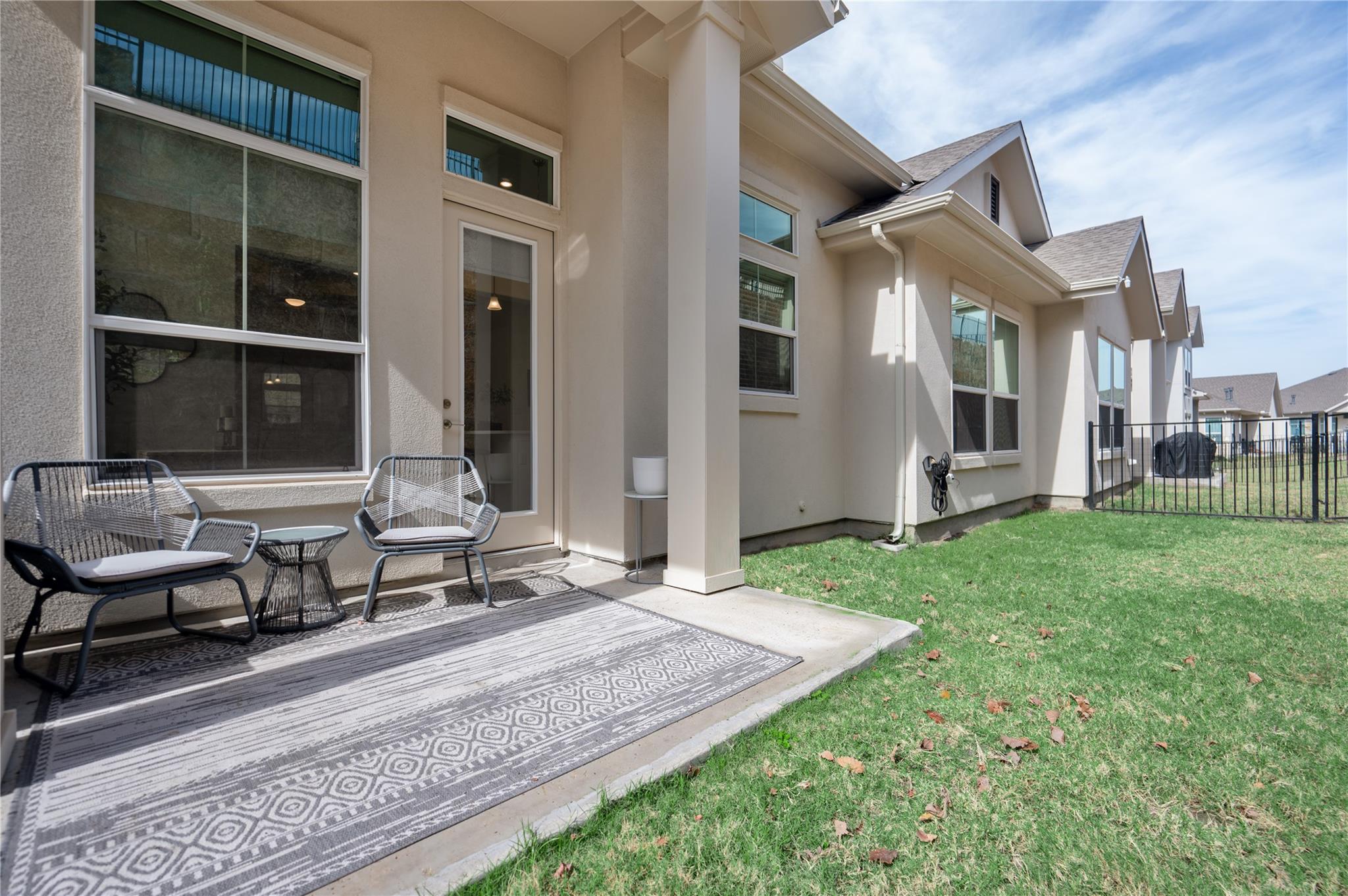 432 Cartwheel Bnd Property Photo 17