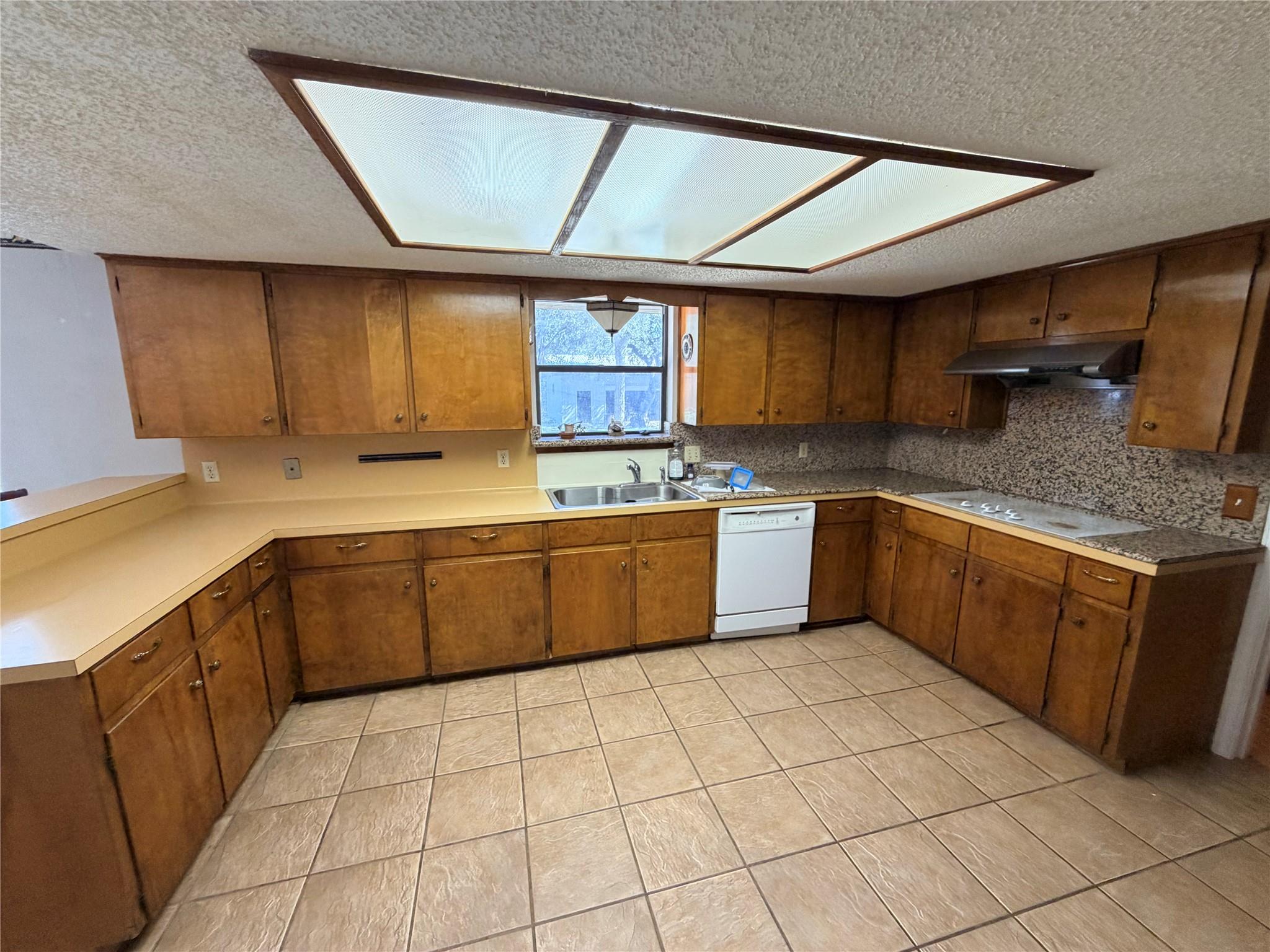 2800 Robin Rd Property Photo 14
