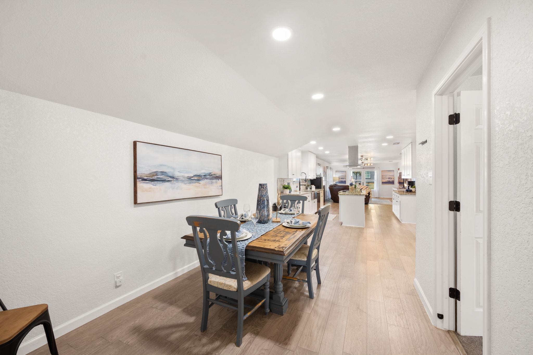 1428 Lee St Property Photo 14
