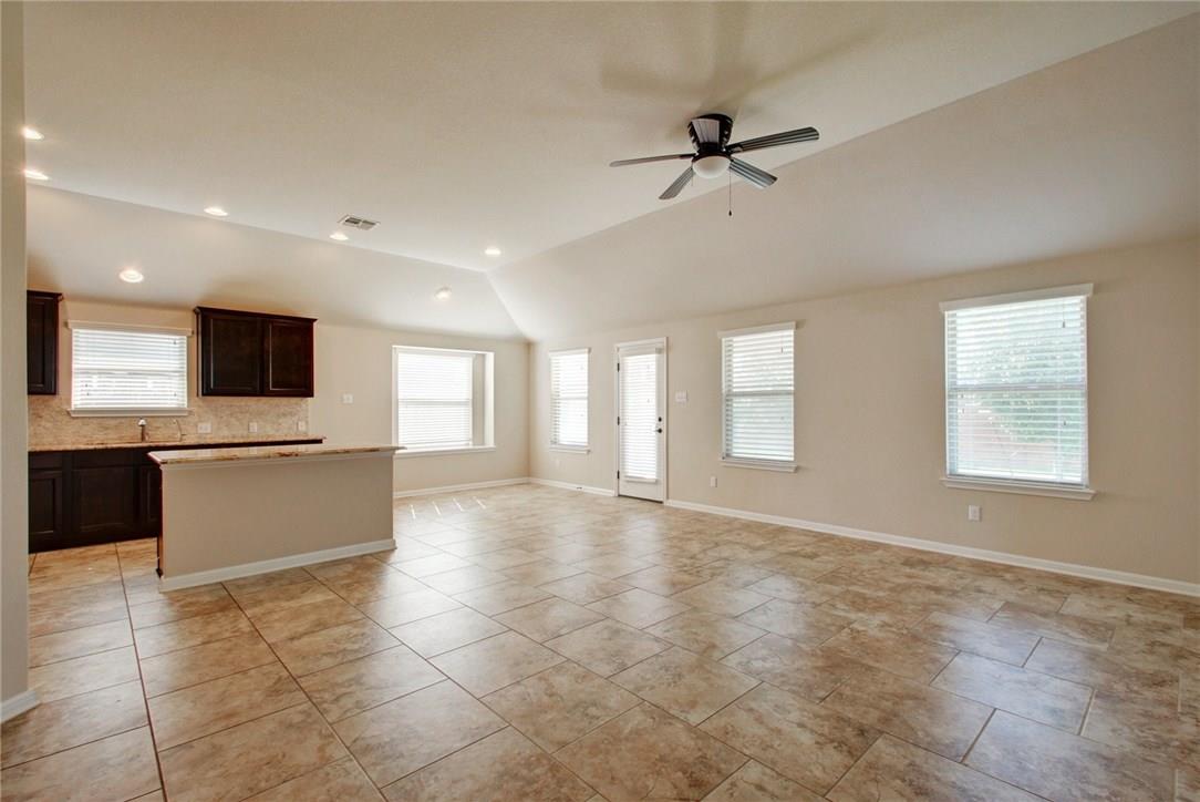 2015 Autumn Run Ln Property Photo 7