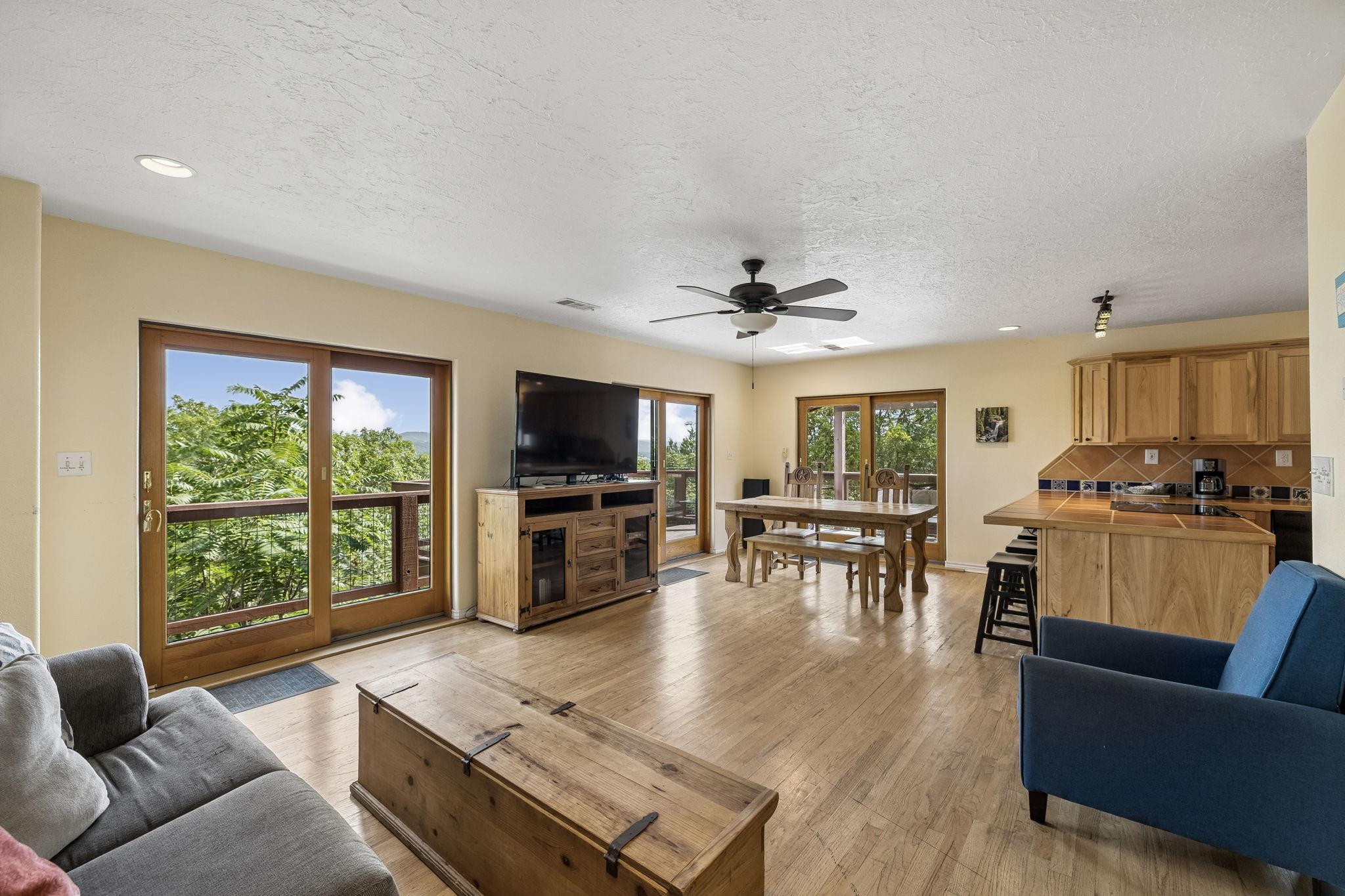 1121 Bradstreet None Property Photo 12