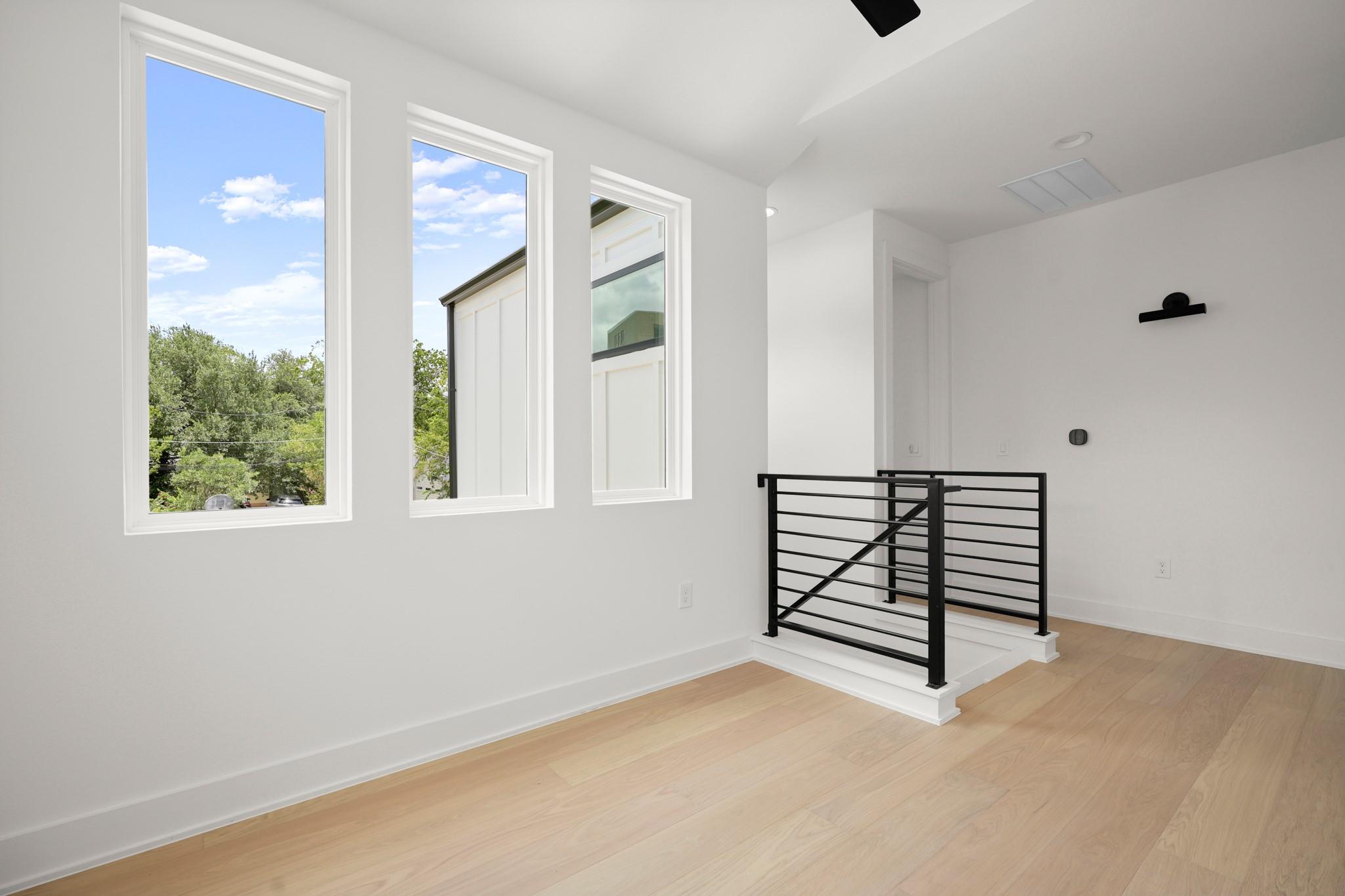 913 Capitol Ct #1 Property Photo 17