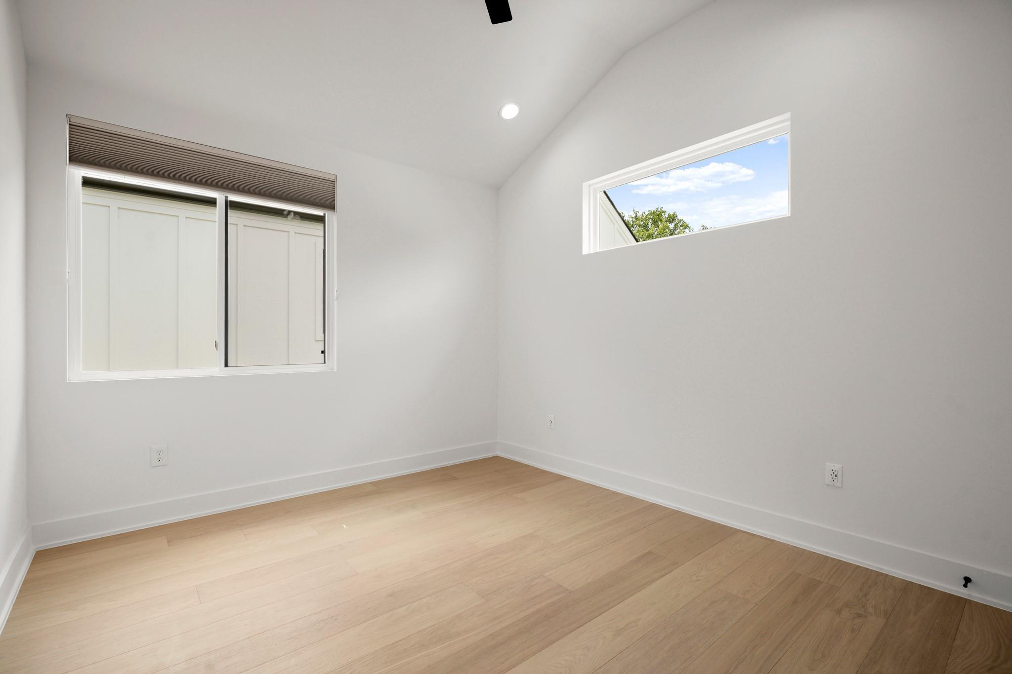 913 Capitol Ct #1 Property Photo 18