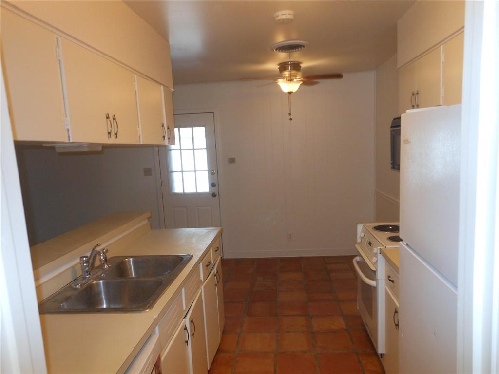 2308 Barton Skwy Nw #b Property Photo 2