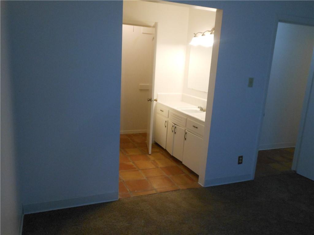 2308 Barton Skwy Nw #b Property Photo 10