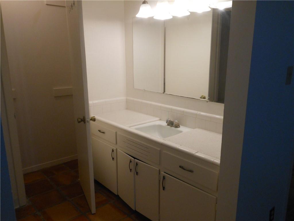 2308 Barton Skwy Nw #b Property Photo 11