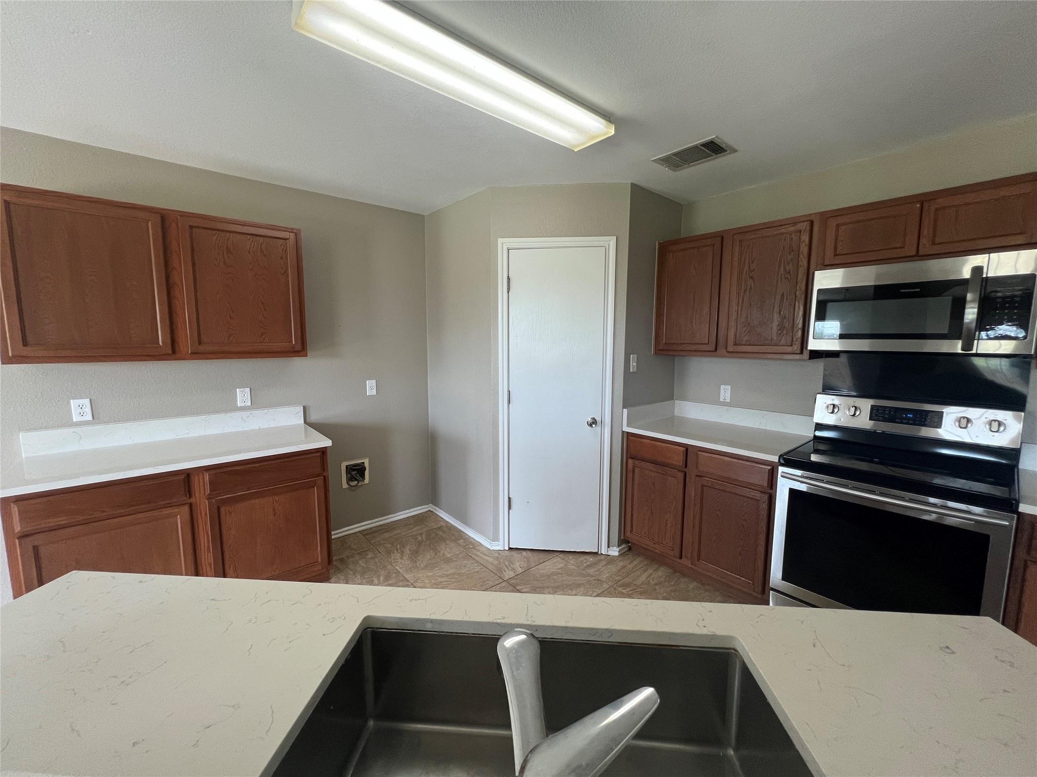 12817 Chime Dr Property Photo 11