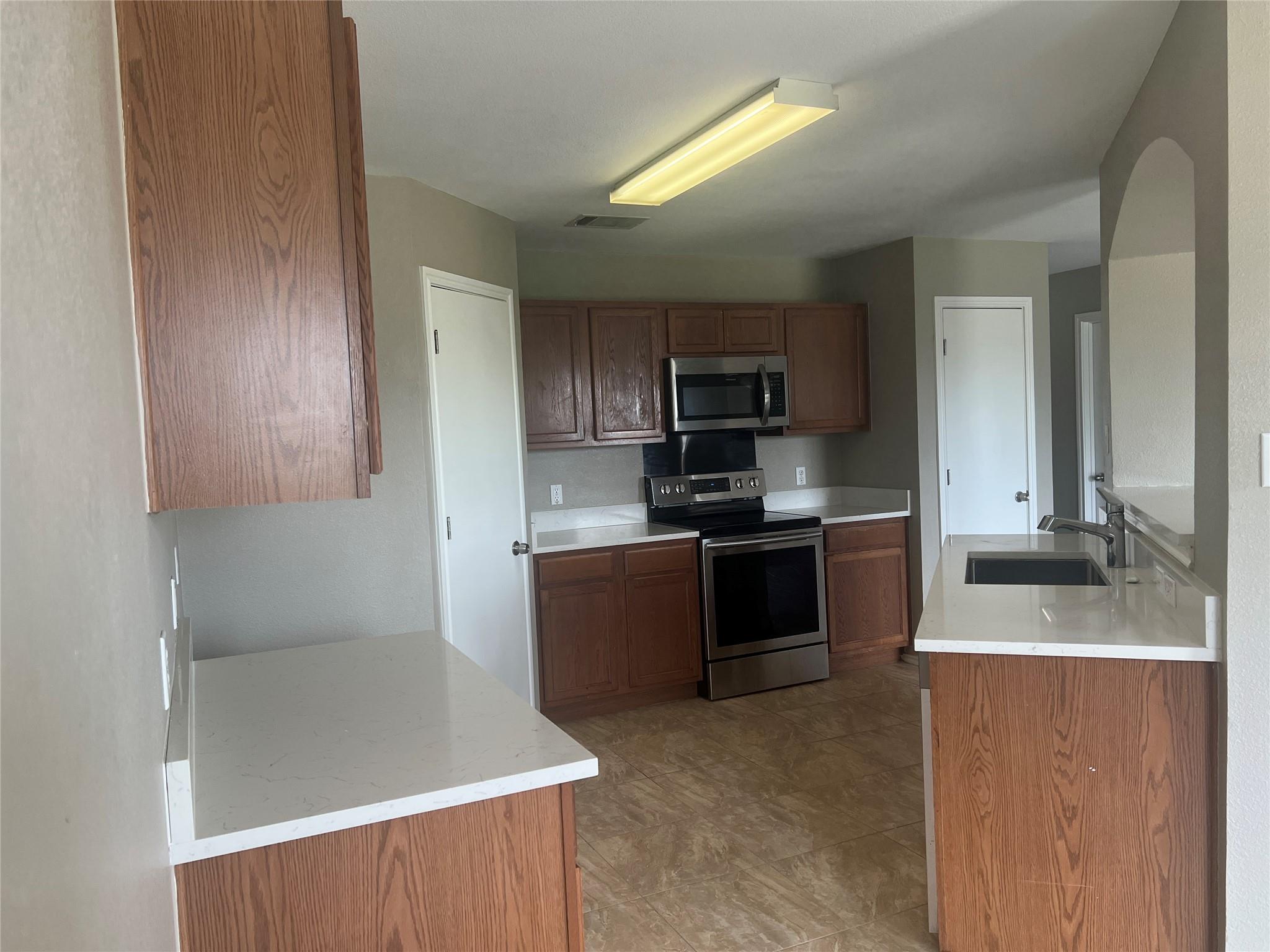 12817 Chime Dr Property Photo 13