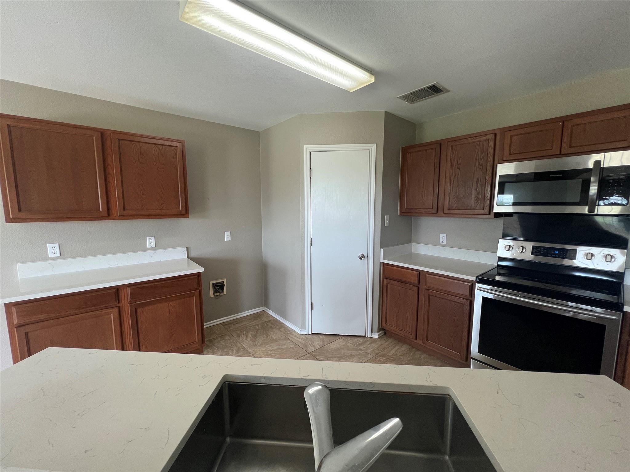 12817 Chime Dr Property Photo 14