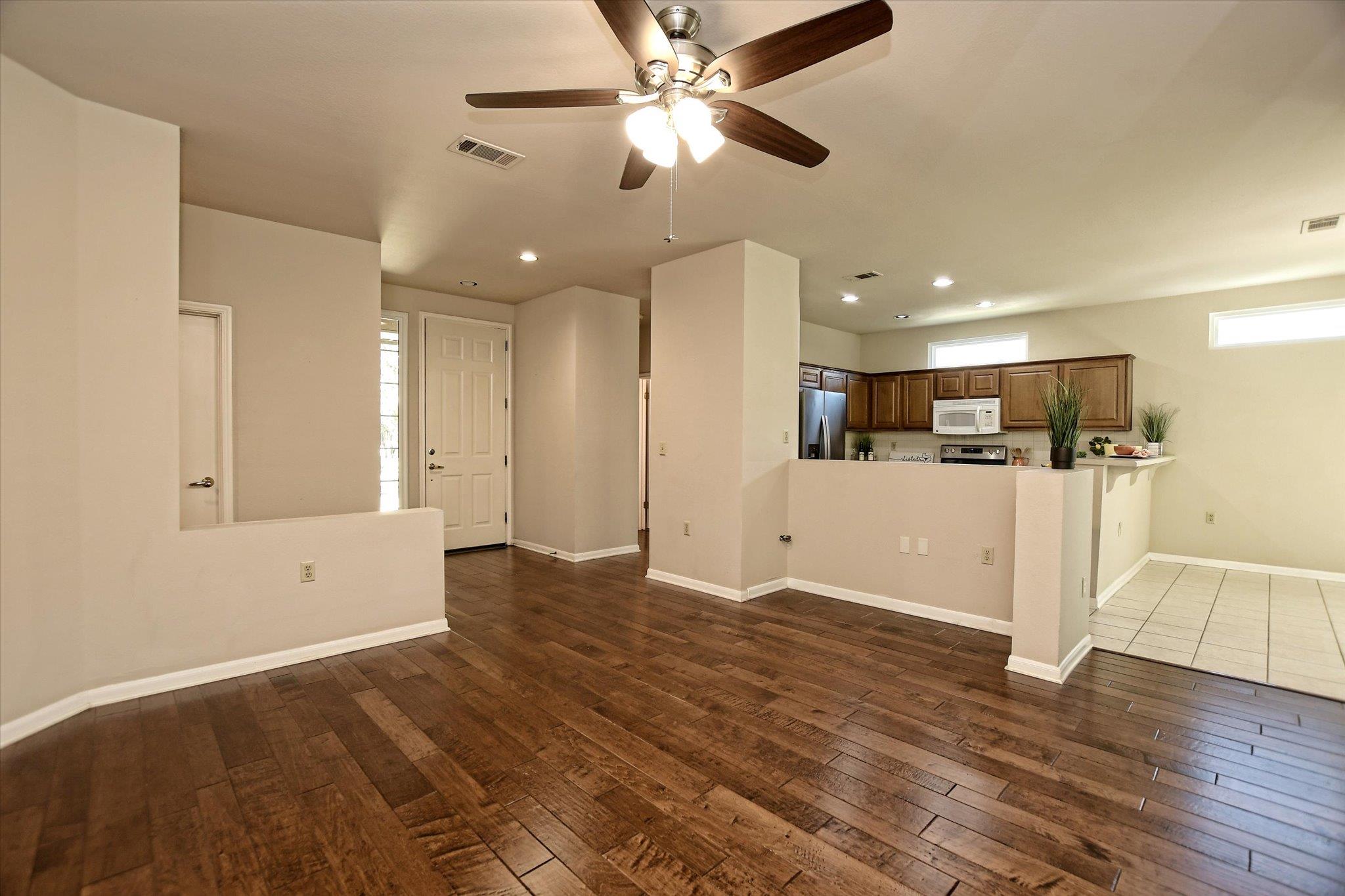103 Elderberry St Property Photo 7