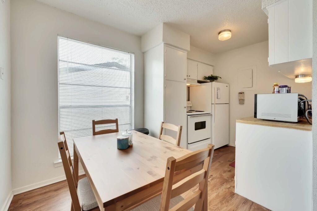 2803 Hemphill Park #b305 Property Photo 3