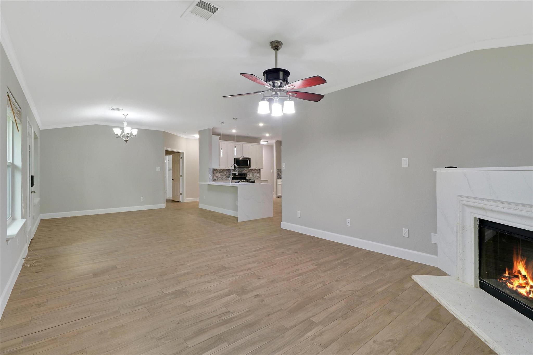305 Dayna Cv Property Photo 8