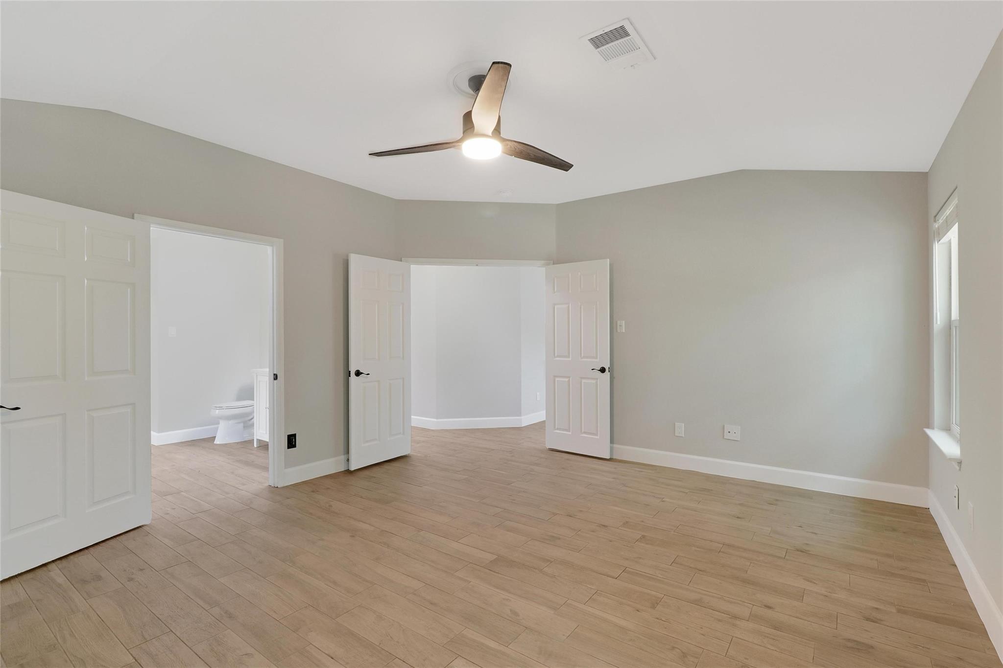 305 Dayna Cv Property Photo 16