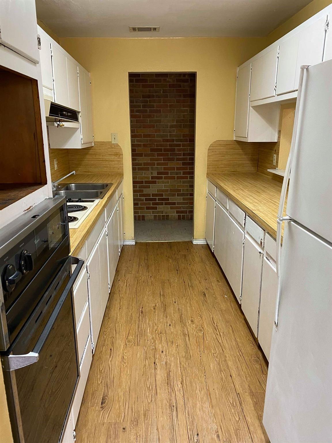 1014 Bois D Arc St #a Property Photo 3