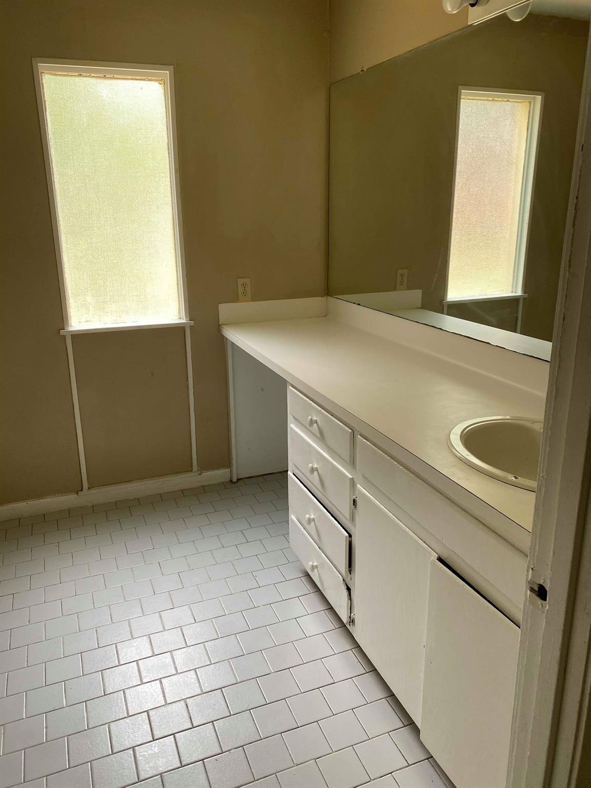 1014 Bois D Arc St #a Property Photo 10