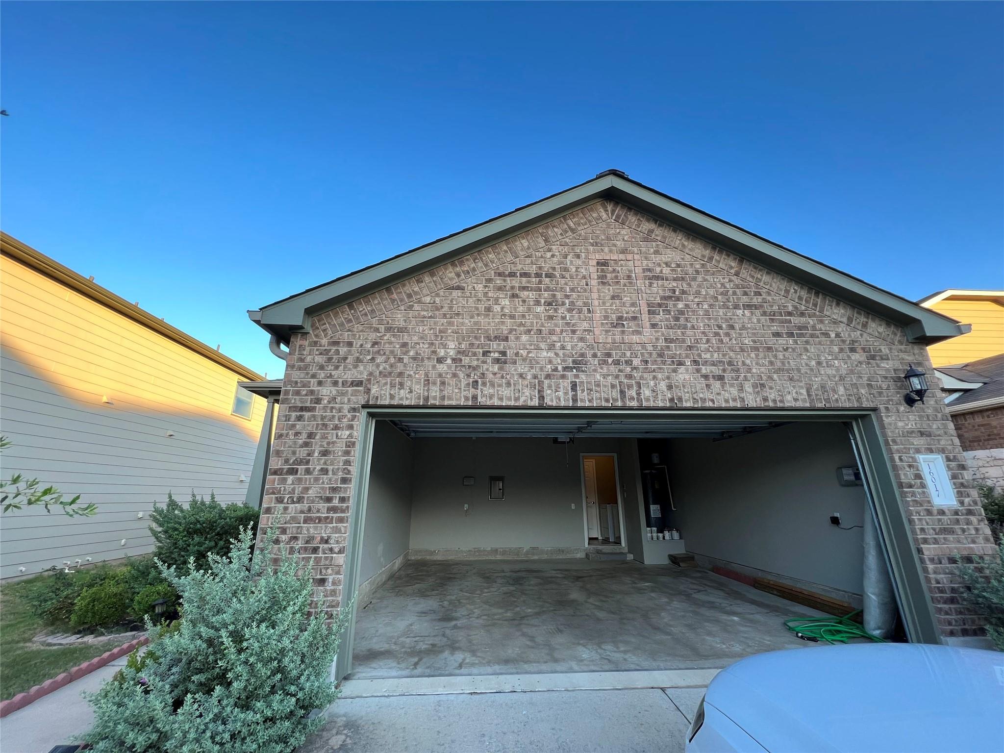 16017 Hawthorne Heights Trl Property Photo 2