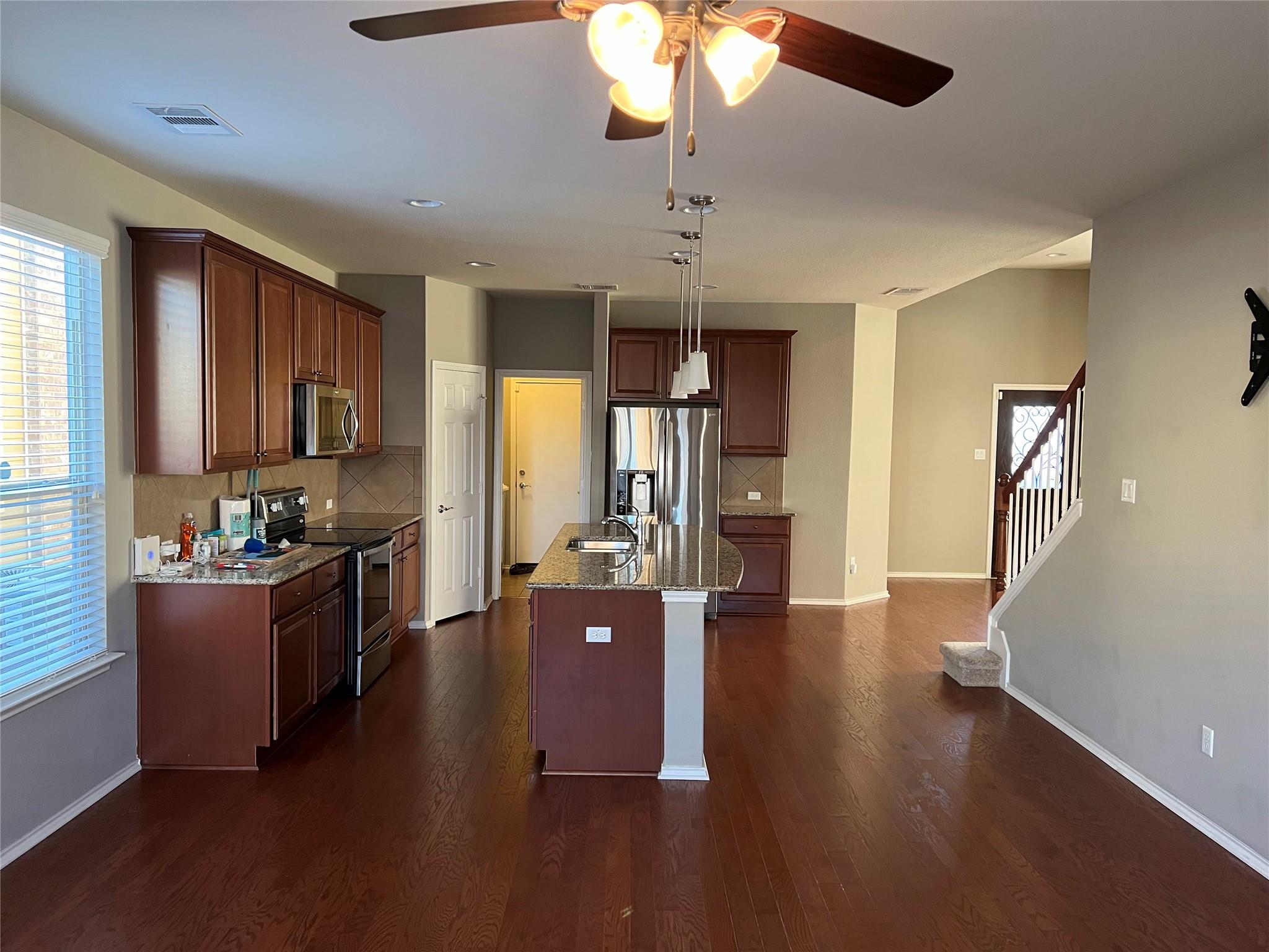 16017 Hawthorne Heights Trl Property Photo 3