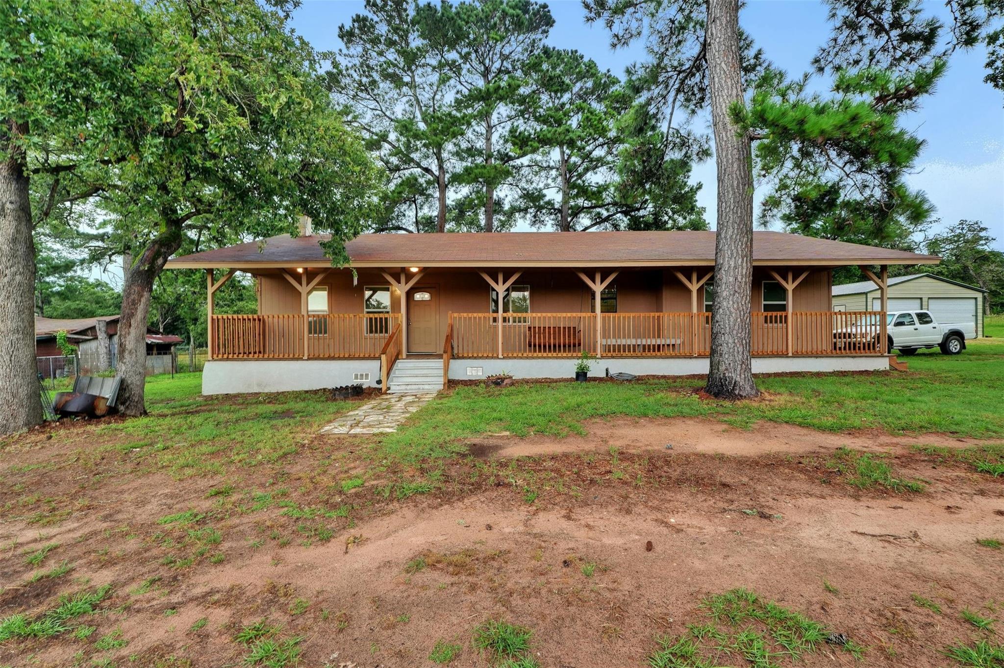 2169 Highway 304 Property Photo 3