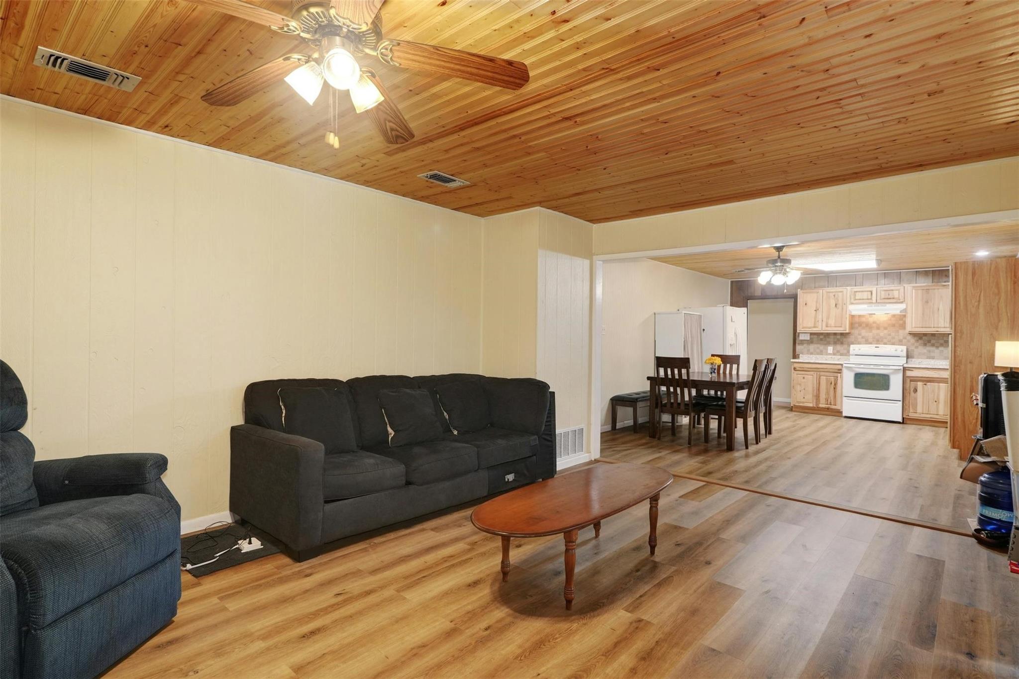 2169 Highway 304 Property Photo 5