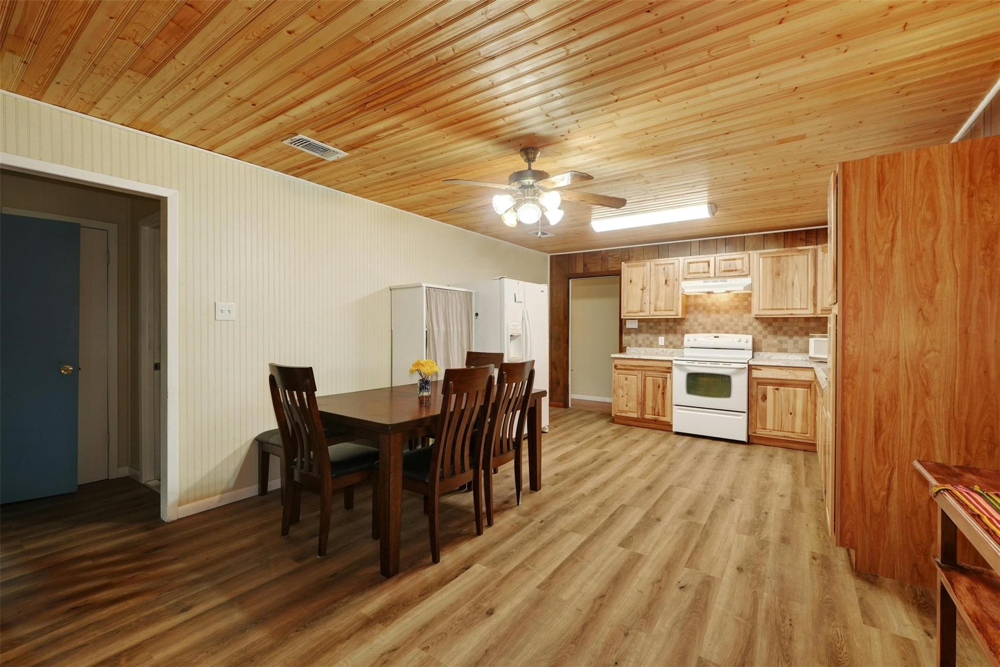 2169 Highway 304 Property Photo 6