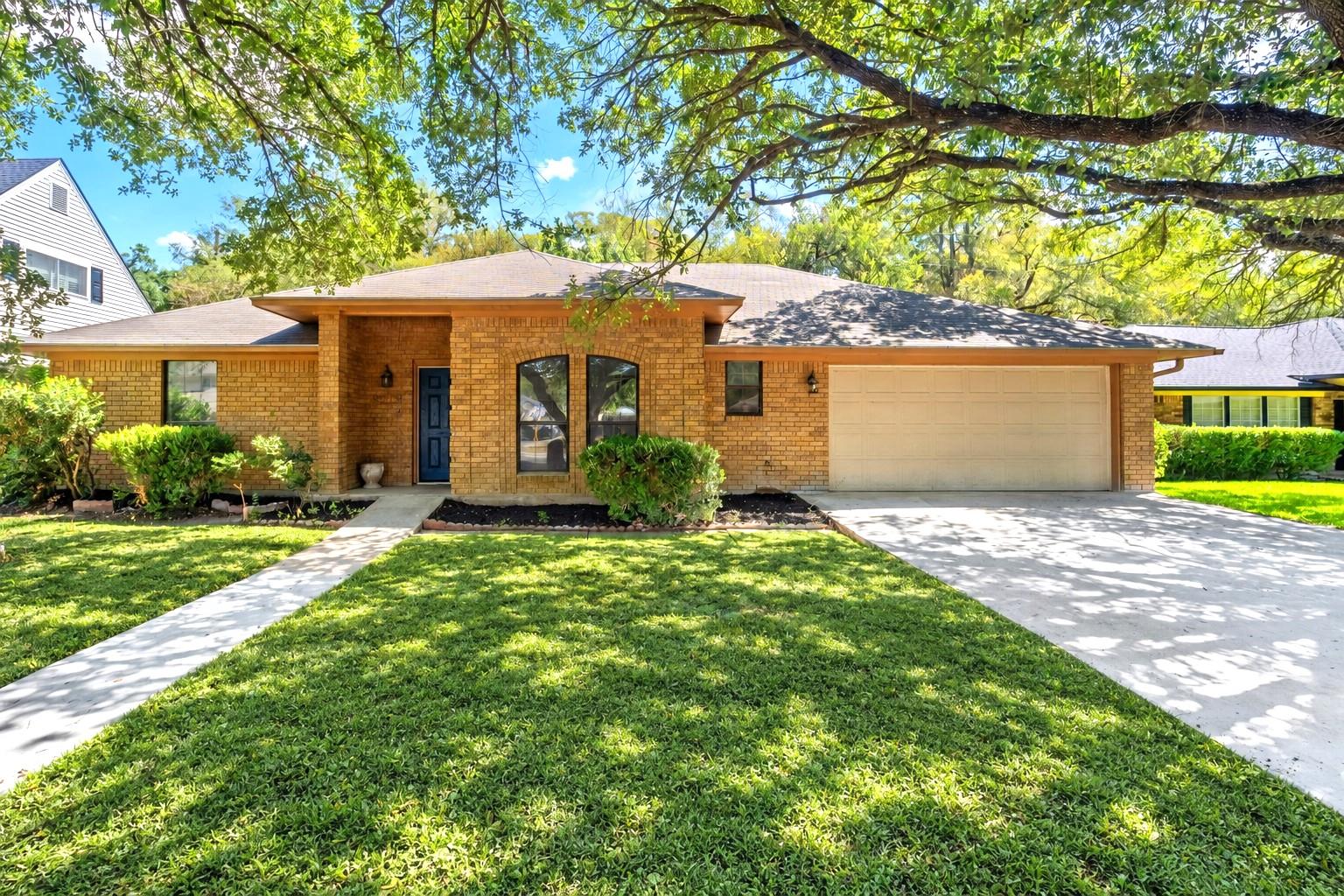 3213 Pecan Valley Dr Property Photo 1