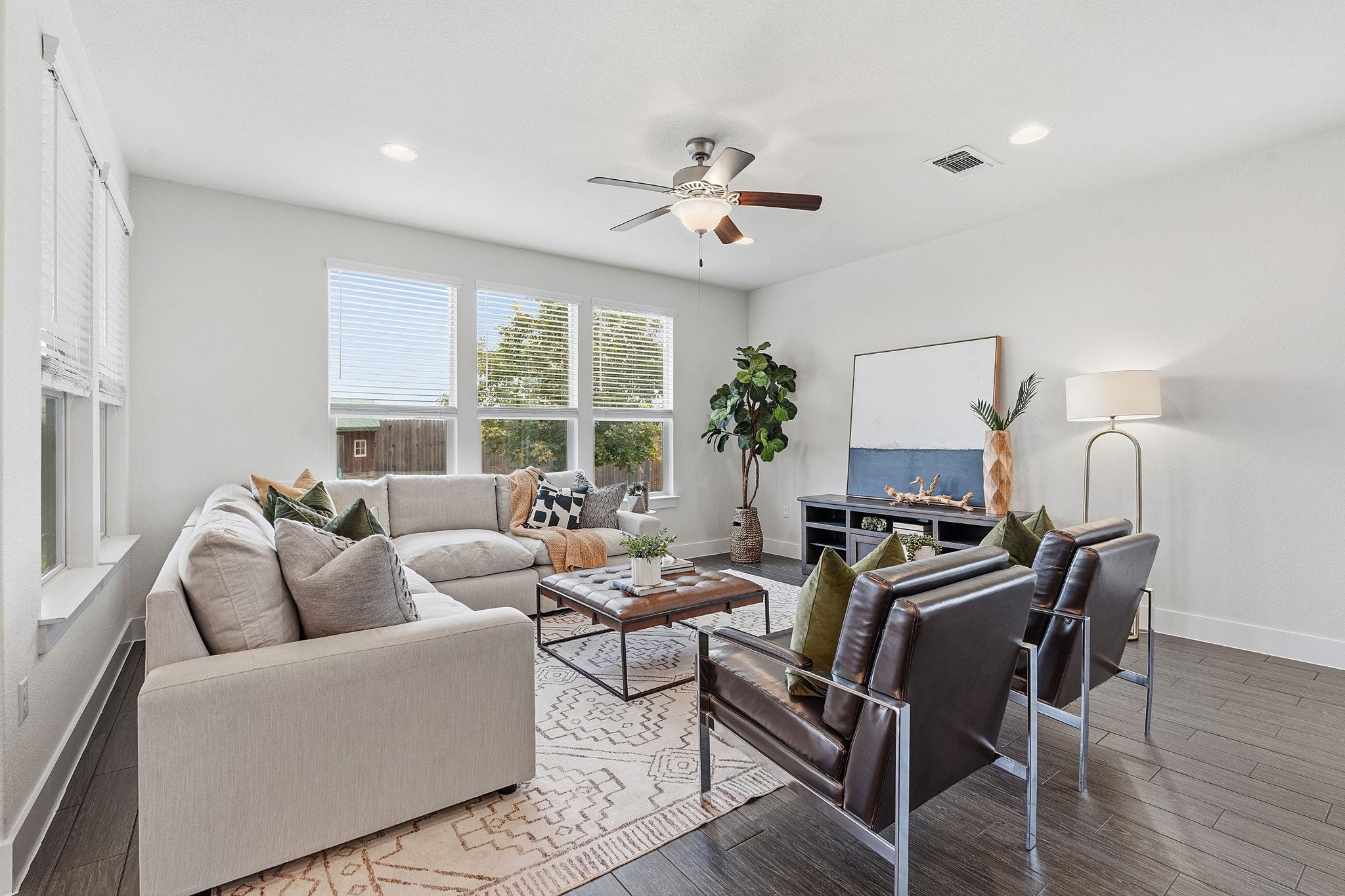 14215 Alloro Dr Property Photo 3