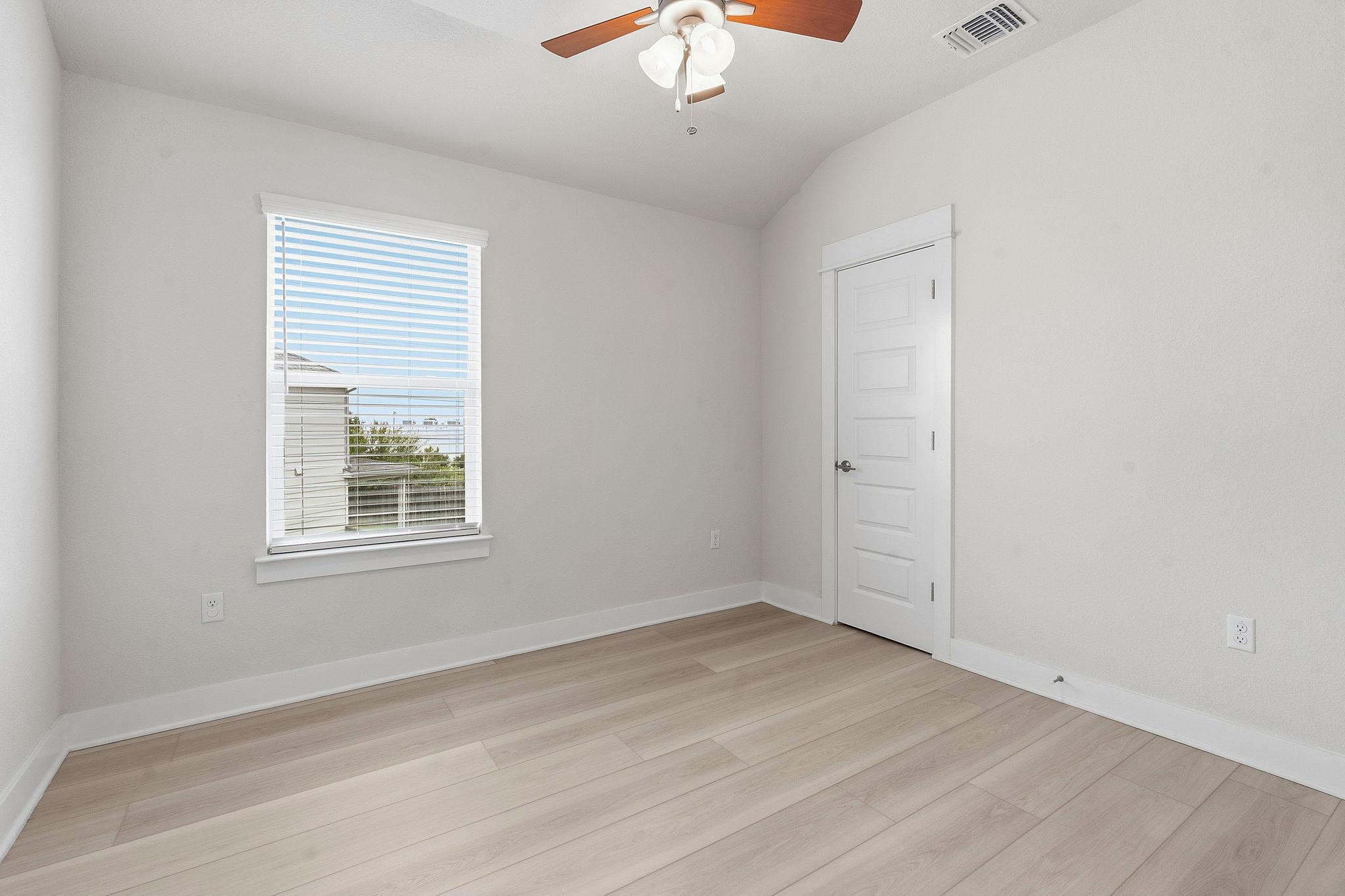 14215 Alloro Dr Property Photo 25